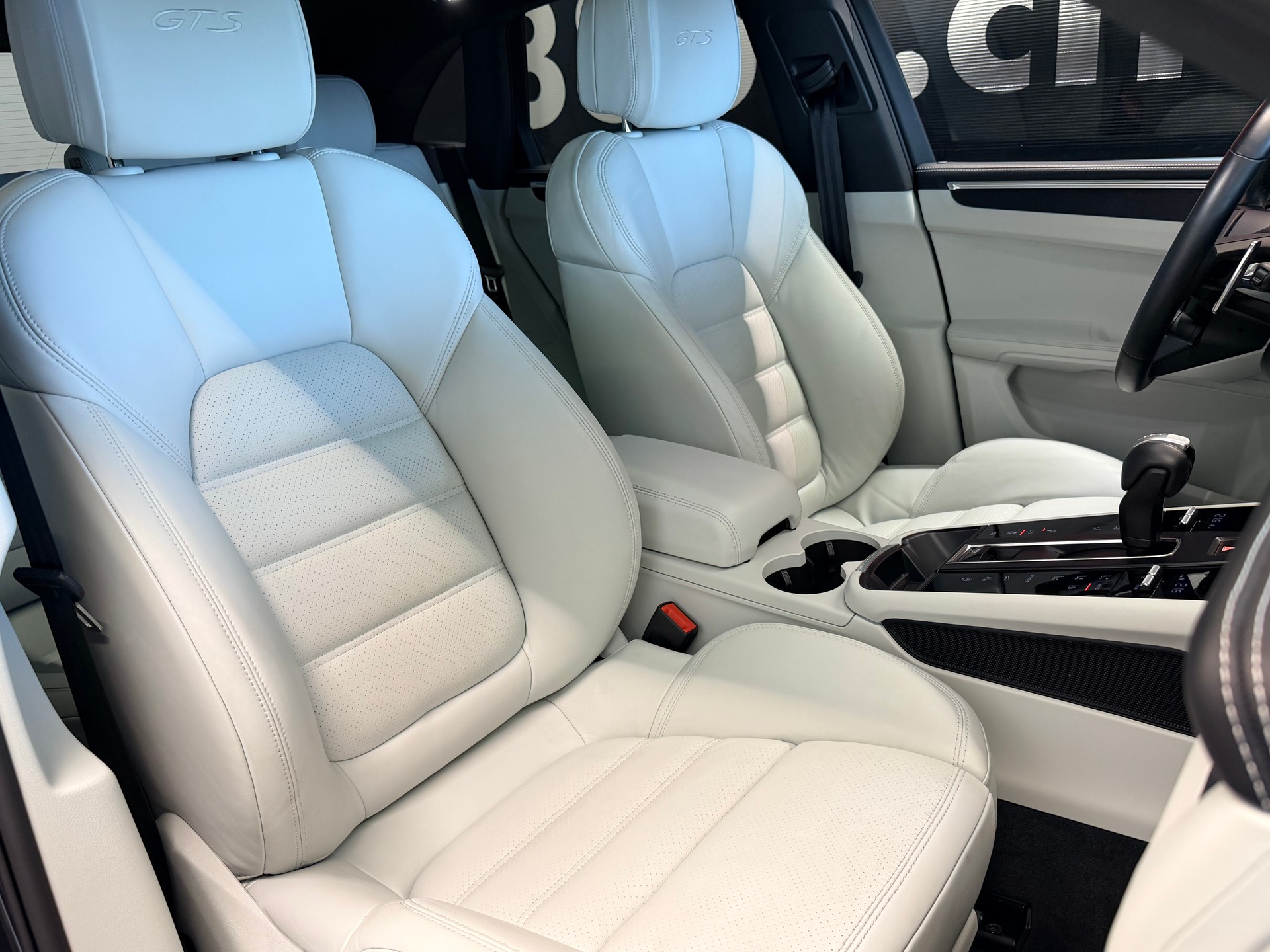 PORSCHE Macan GTS PDK-image-27