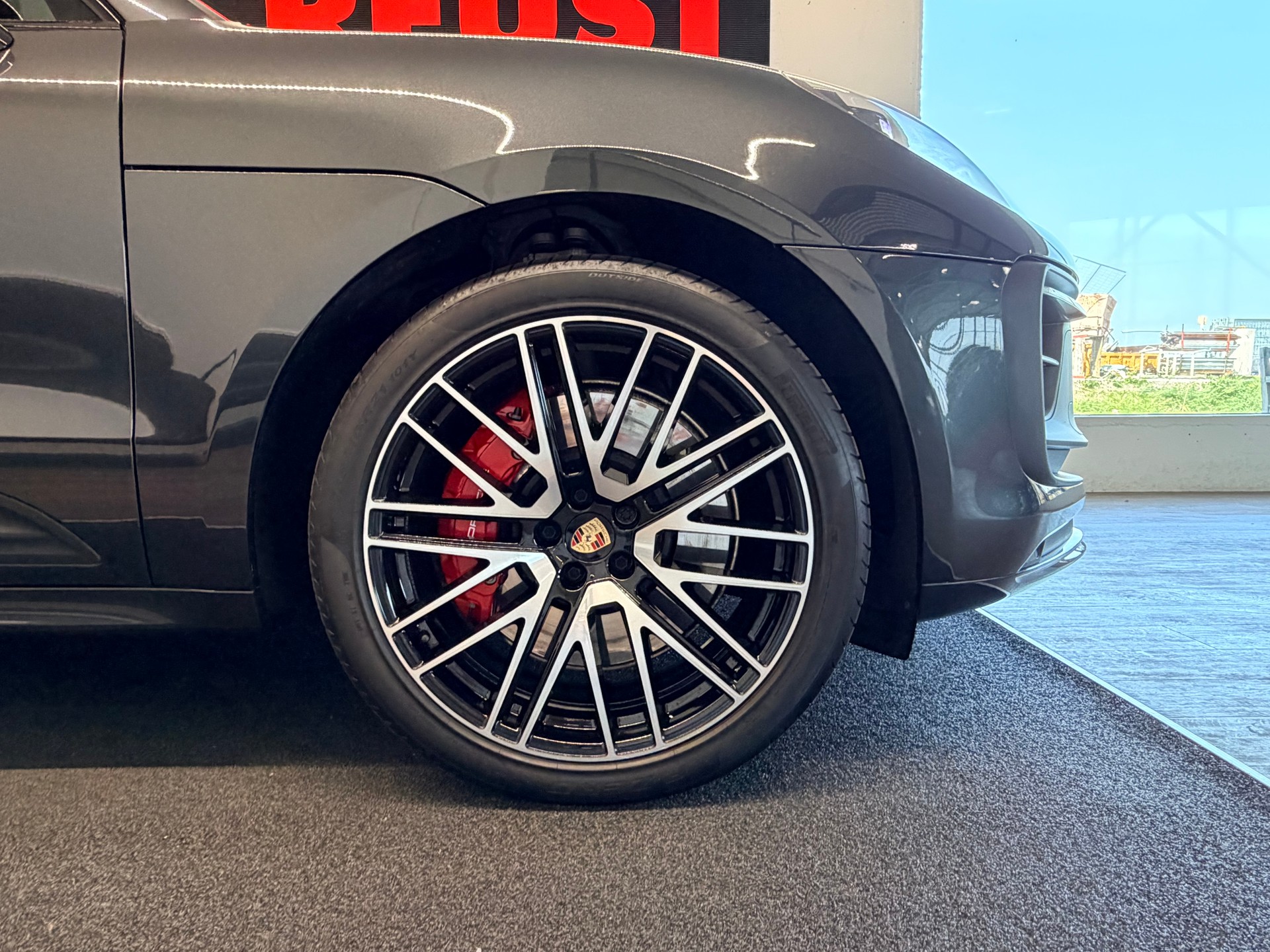 PORSCHE Macan GTS PDK-image-6