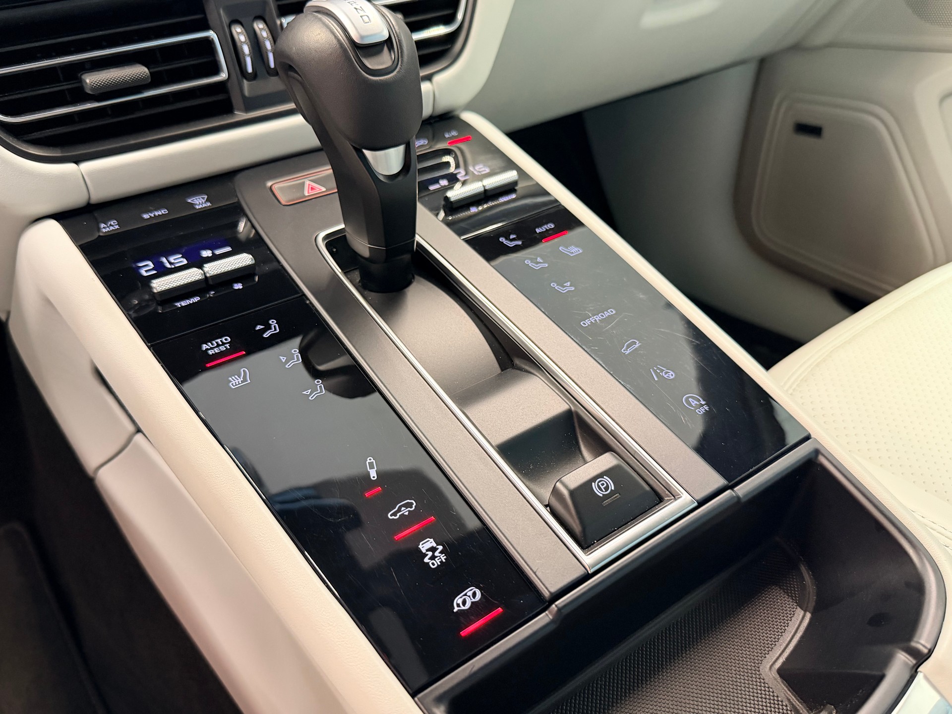 PORSCHE Macan GTS PDK-image-28
