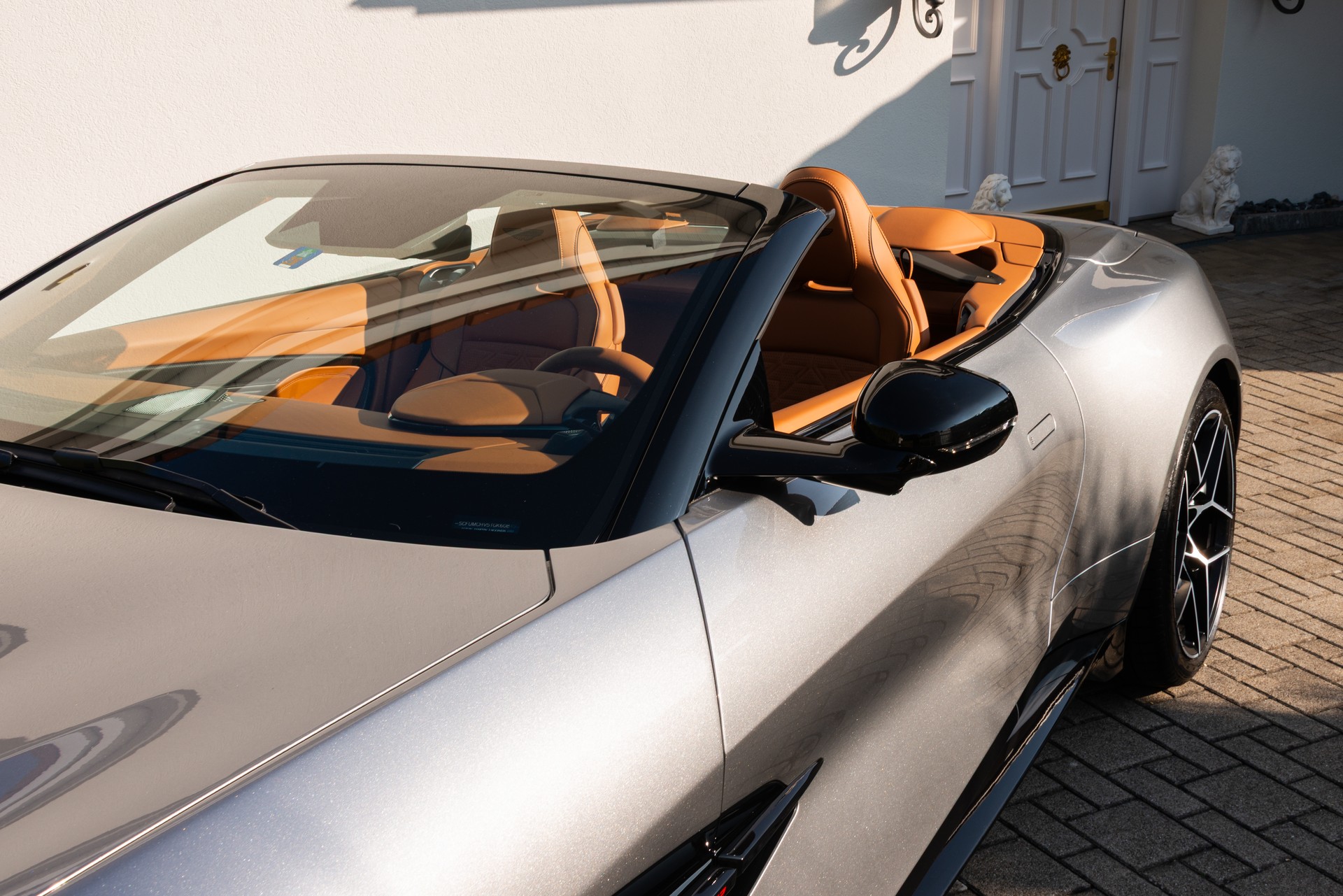ASTON MARTIN 5.2 V12 Bi-Turbo-image-0