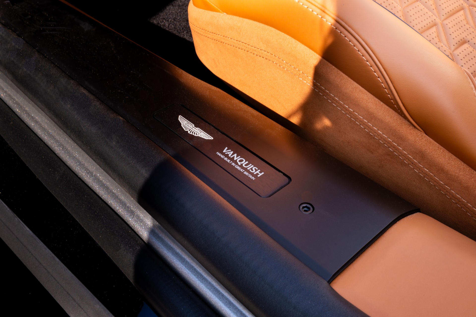 ASTON MARTIN 5.2 V12 Bi-Turbo-image-4