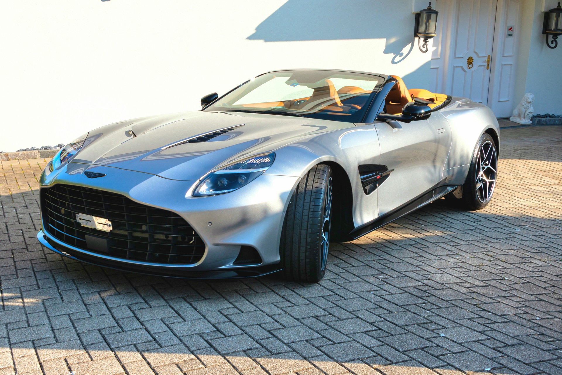 ASTON MARTIN 5.2 V12 Bi-Turbo