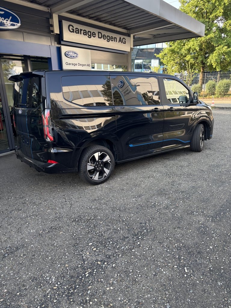 FORD Tourneo Custom 320 L1 2.0 EcoBlue 170 Sport-image-26