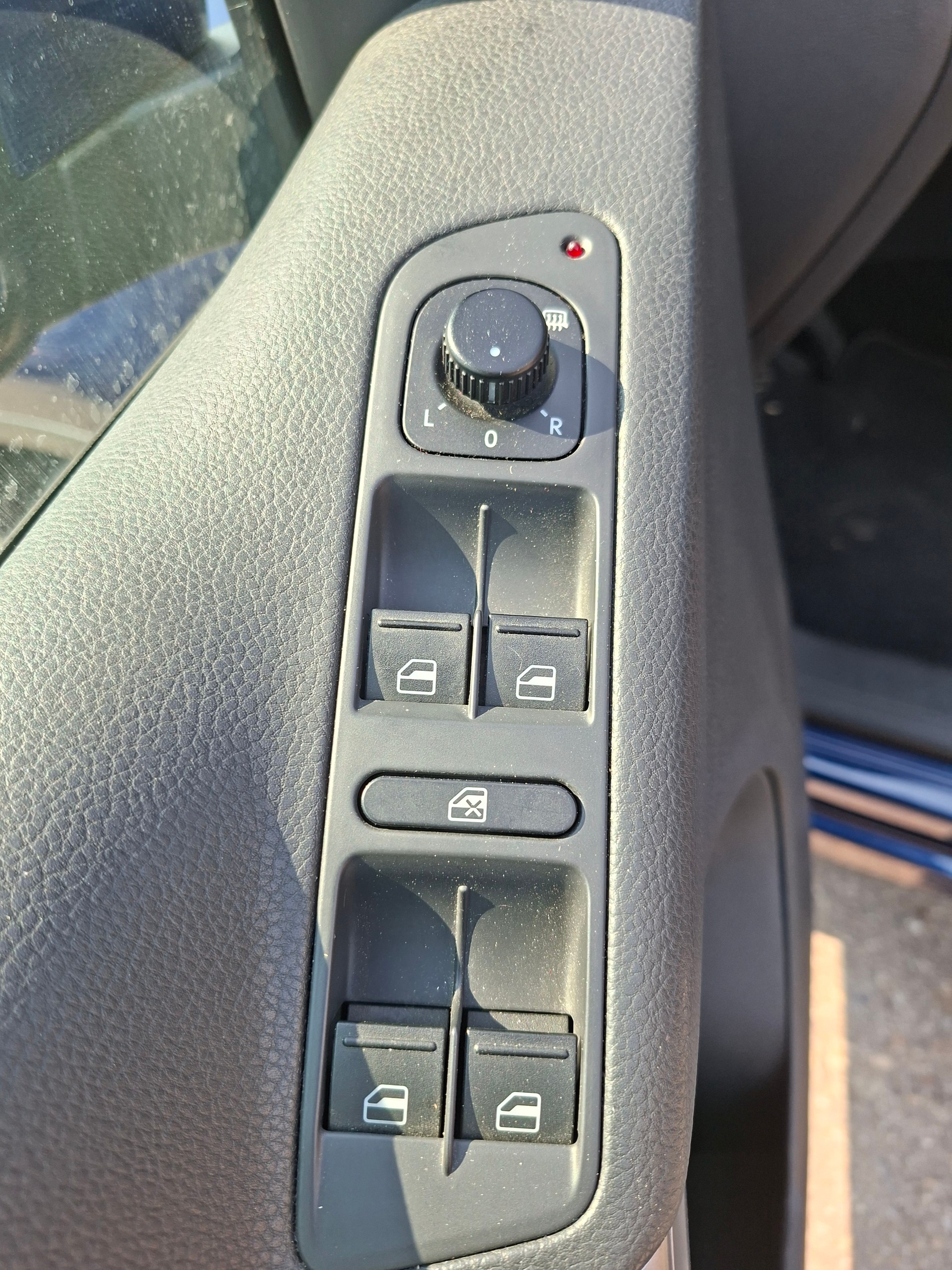 VW Tiguan 2.0 TSI Sport&Style-image-8