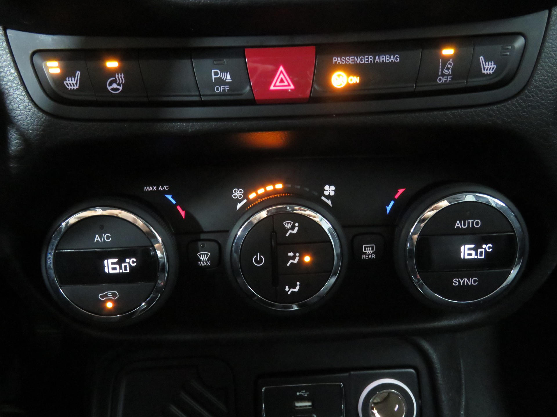 JEEP Renegade 1.4 Turbo Limited-image-19