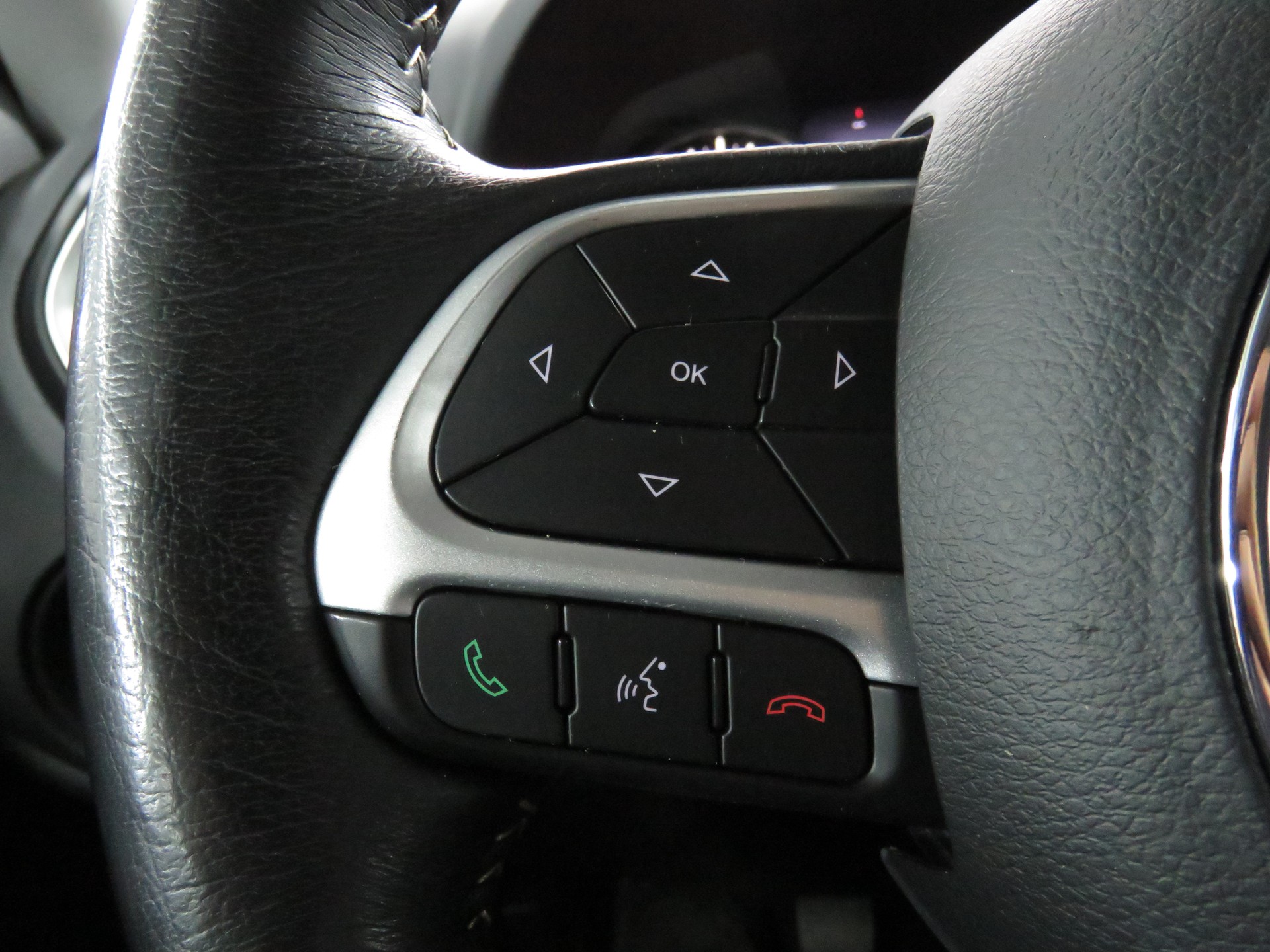 JEEP Renegade 1.4 Turbo Limited-image-18