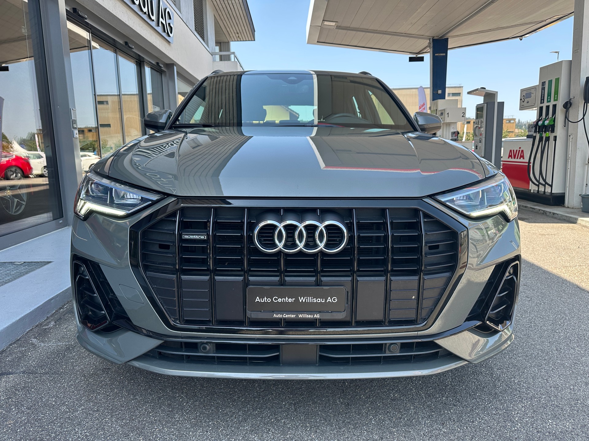 AUDI Q3 35 TDI S line quattro S-tronic-image-5