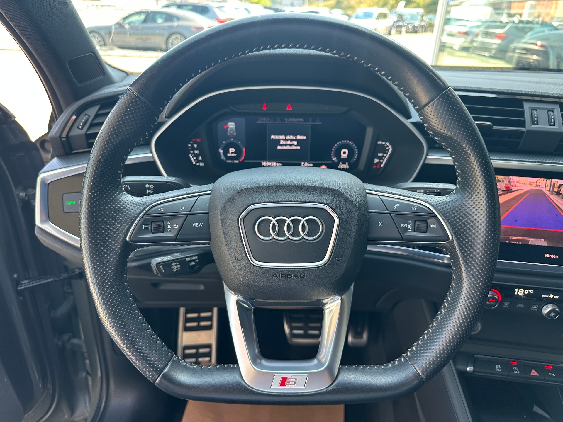 AUDI Q3 35 TDI S line quattro S-tronic-image-19