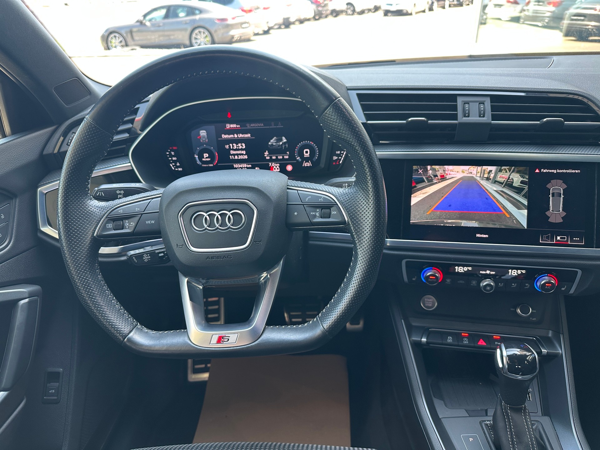AUDI Q3 35 TDI S line quattro S-tronic-image-15