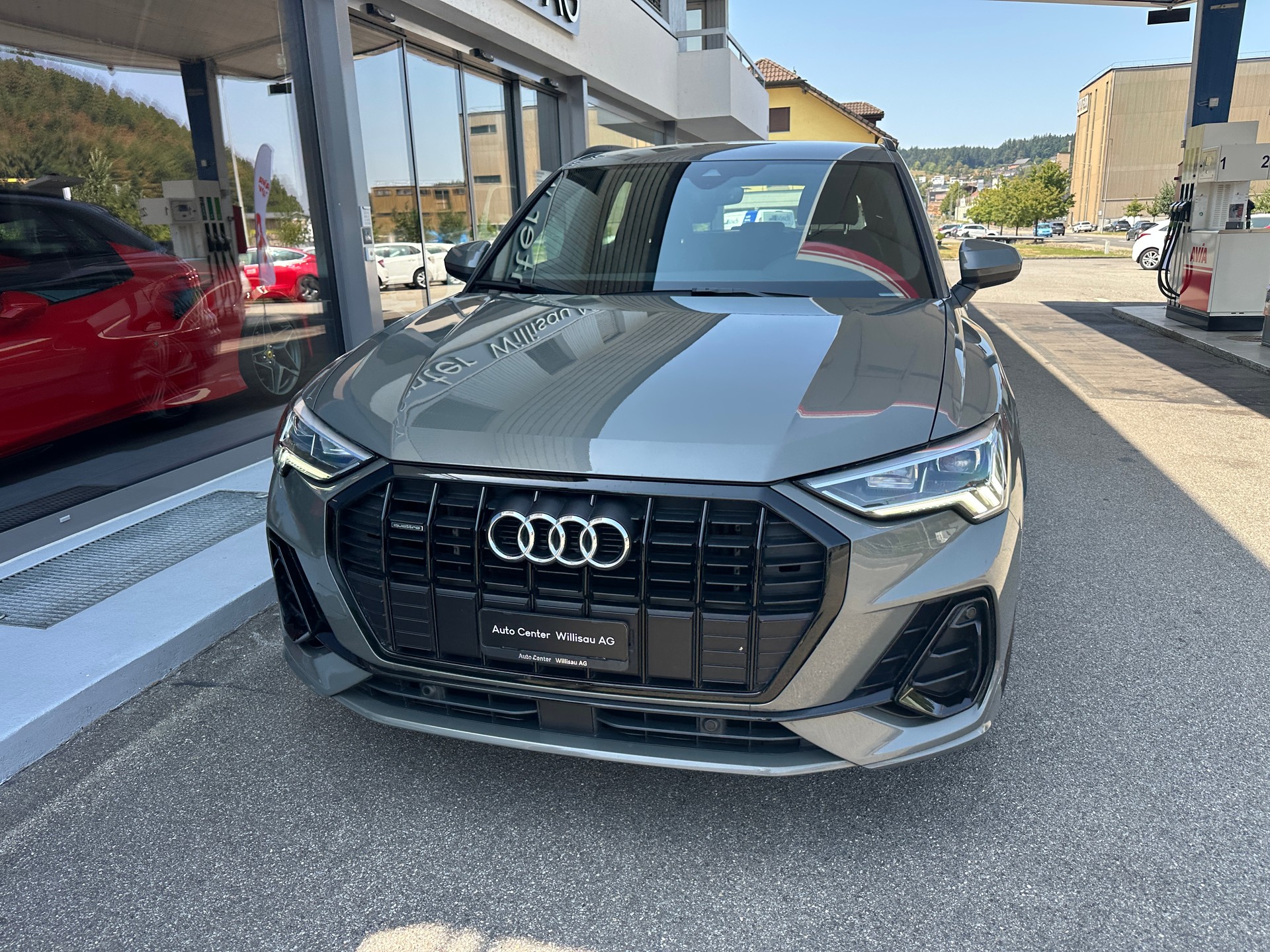 AUDI Q3 35 TDI S line quattro S-tronic-image-2