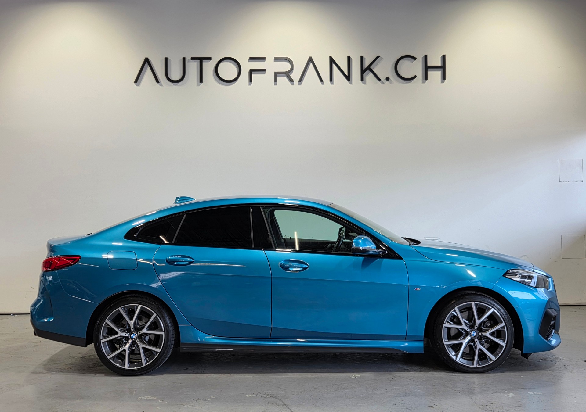 BMW 220d xDrive Gran Coupé-image-1