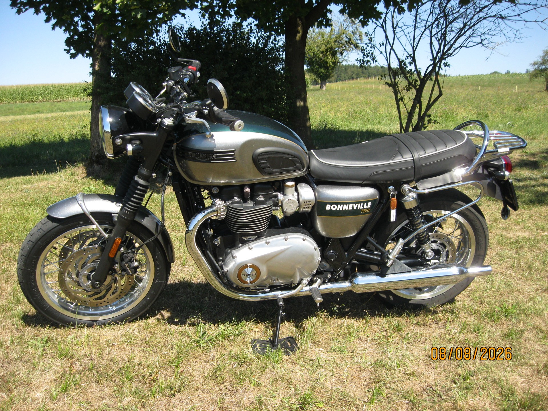 TRIUMPH Bonneville T120 Gold Line-image-11