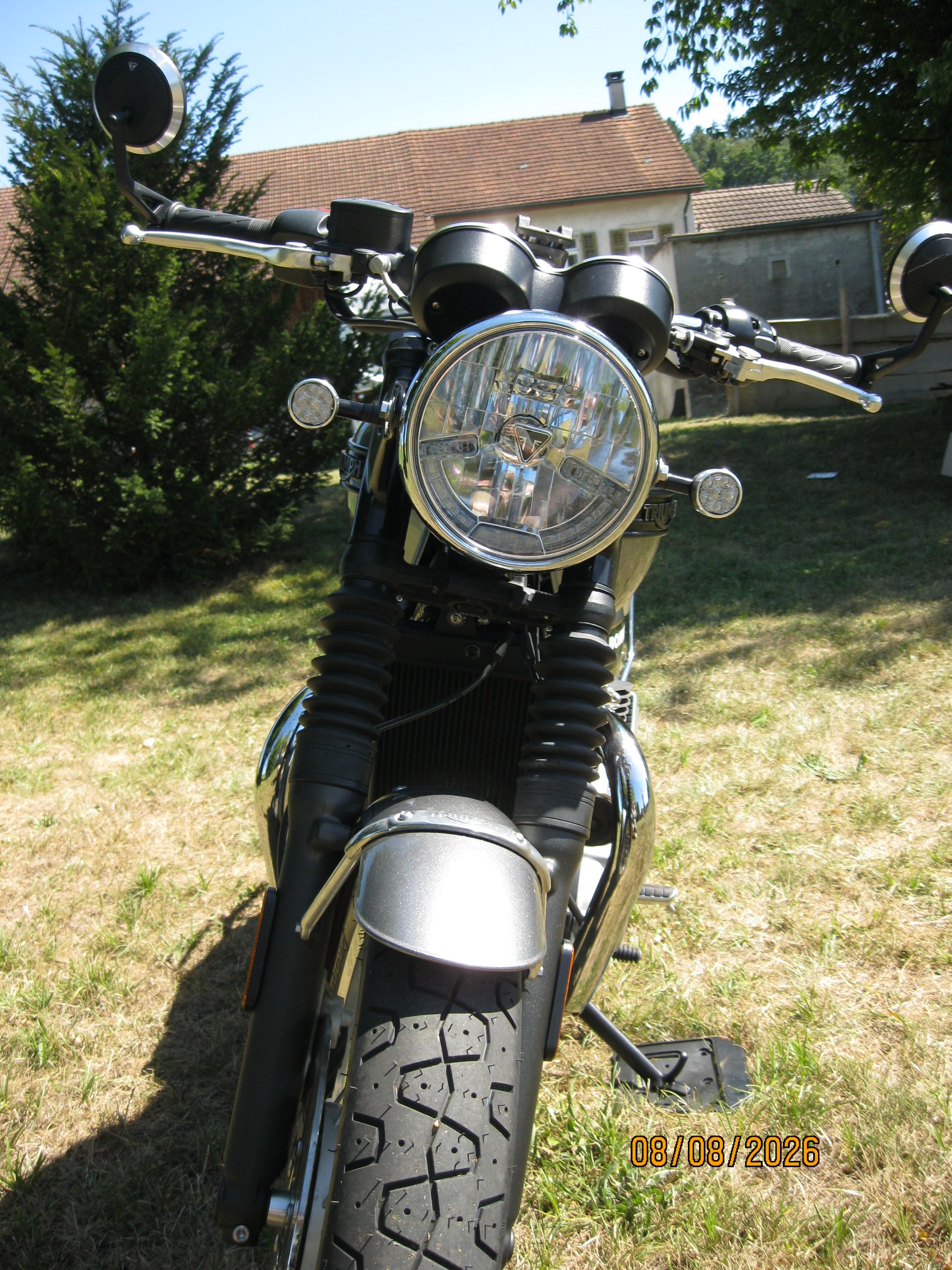 TRIUMPH Bonneville T120 Gold Line-image-9