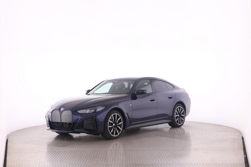 BMW i4 xDrive40-image-13