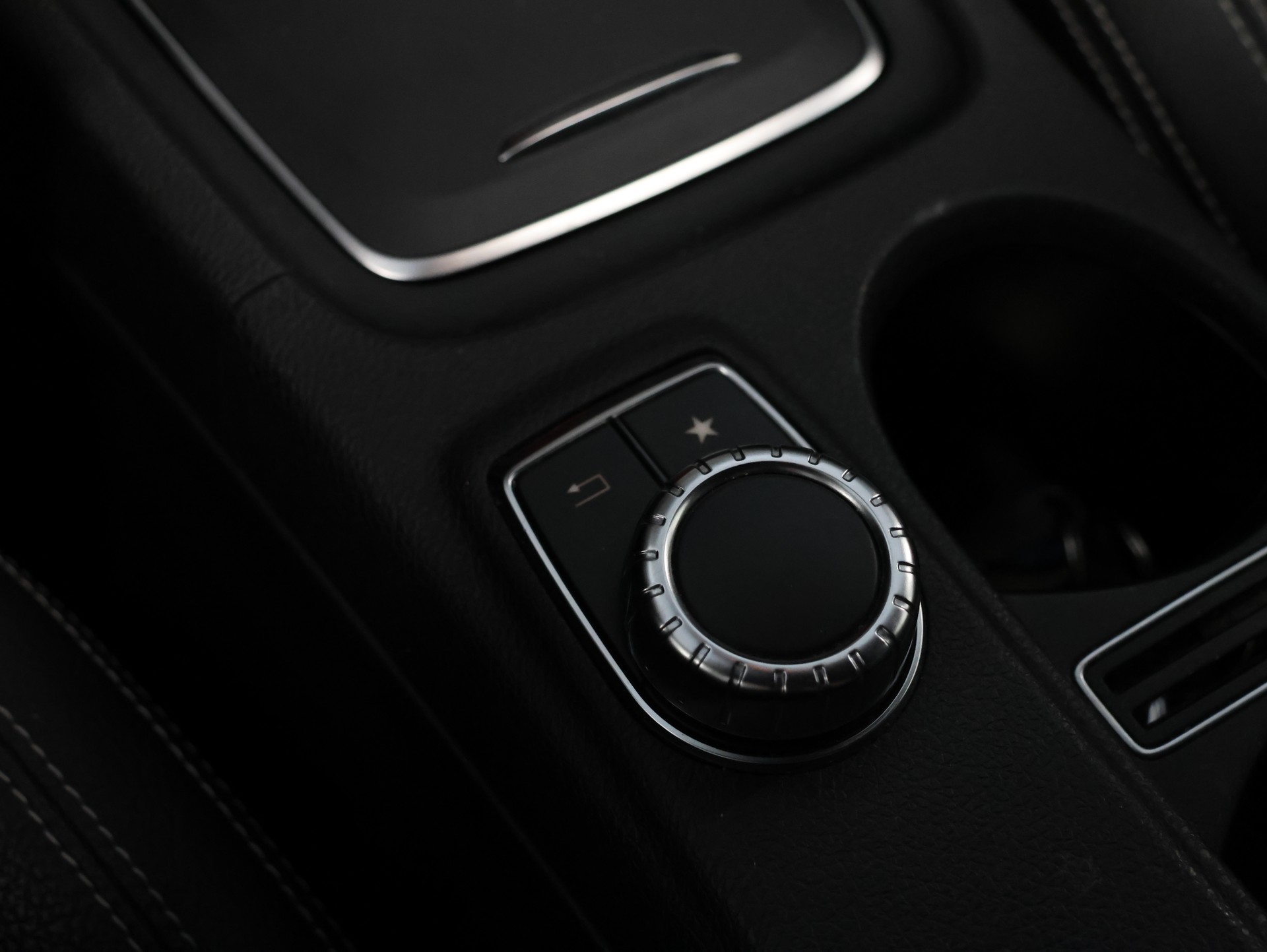 MERCEDES-BENZ CLA Shooting Brake 200 AMG Line 7G-DCT *Sitzheizung* *Rückfahrkamera* *Panoramadach*-image-25