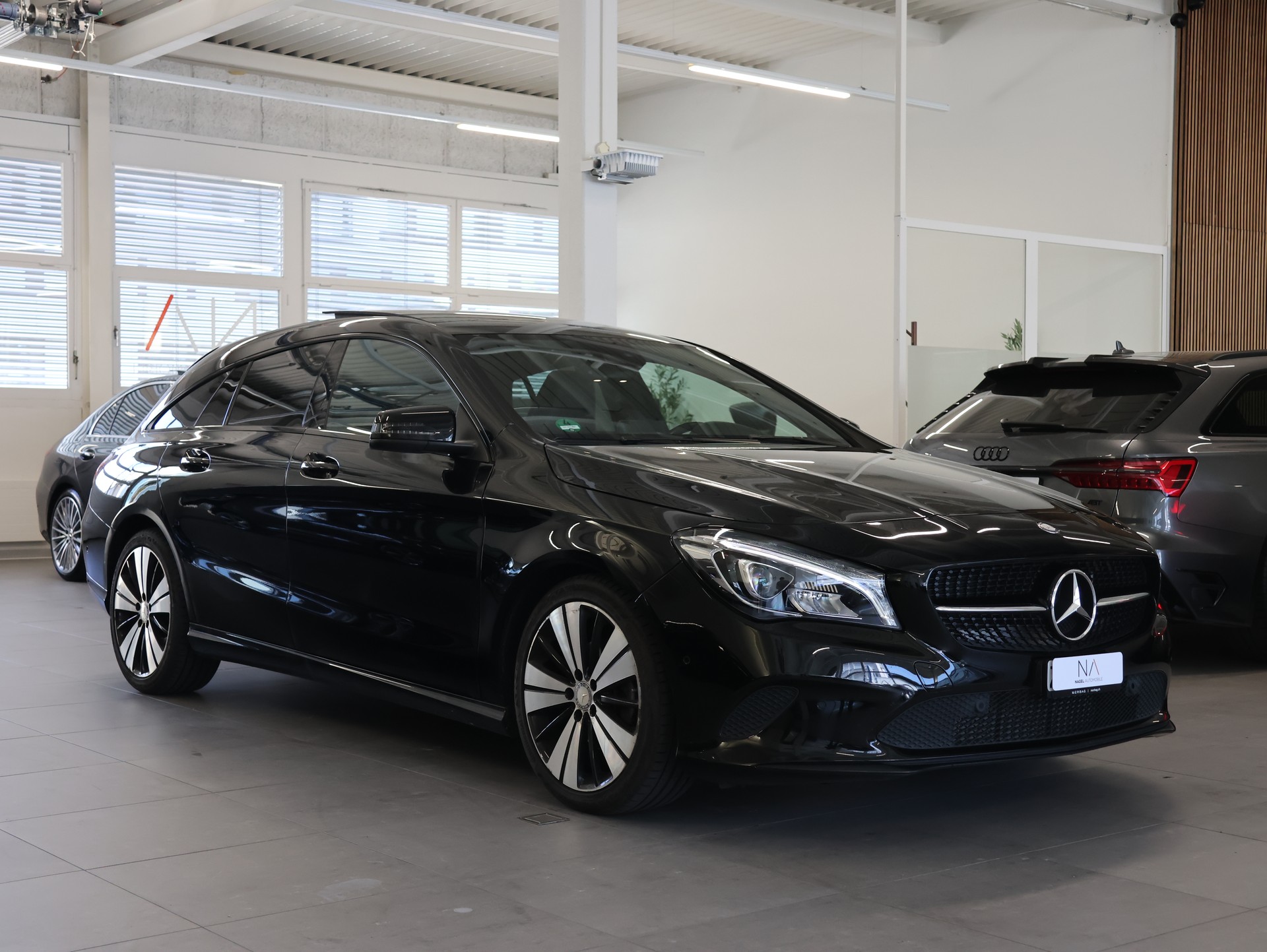 MERCEDES-BENZ CLA Shooting Brake 200 AMG Line 7G-DCT *Sitzheizung* *Rückfahrkamera* *Panoramadach*-image-1