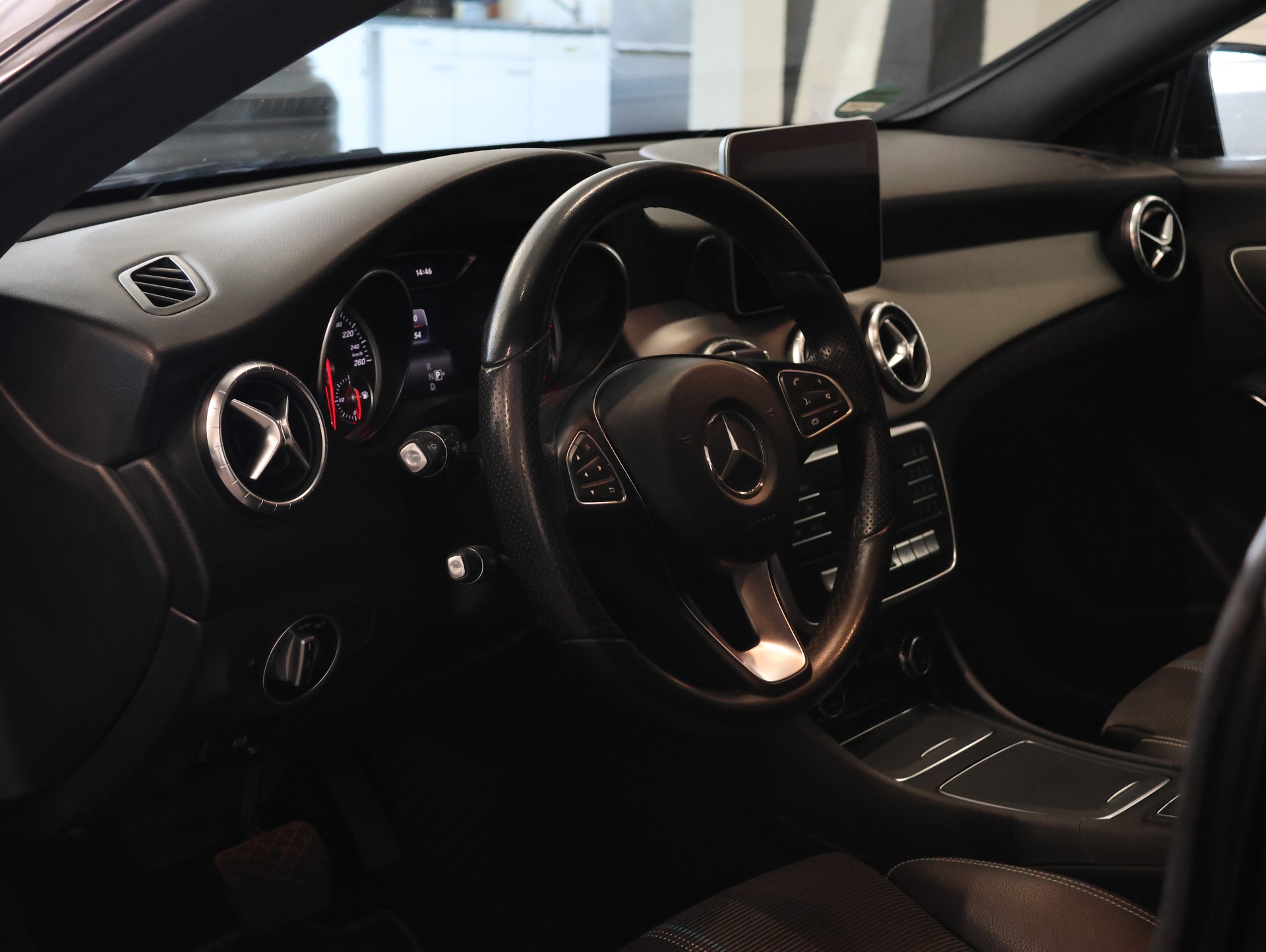 MERCEDES-BENZ CLA Shooting Brake 200 AMG Line 7G-DCT *Sitzheizung* *Rückfahrkamera* *Panoramadach*-image-14