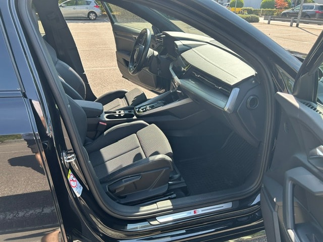 AUDI A3 Limousine 1.5 35 TFSI S Line S-Tronic-image-12