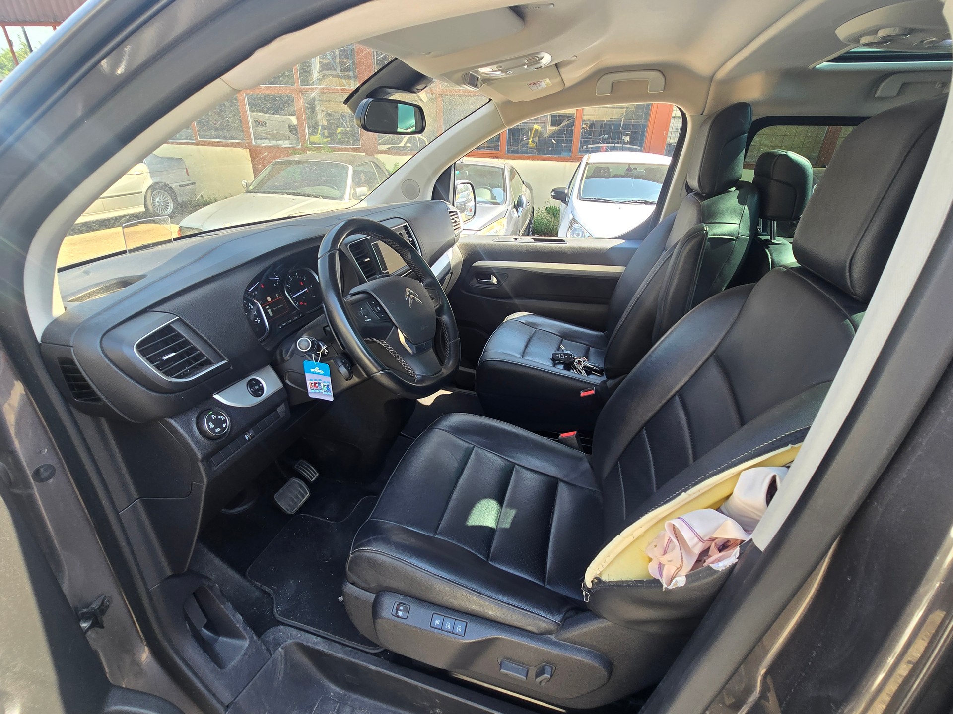CITROEN Spacetourer 2.0 BlueHDi Business Lounge XL EAT-image-15