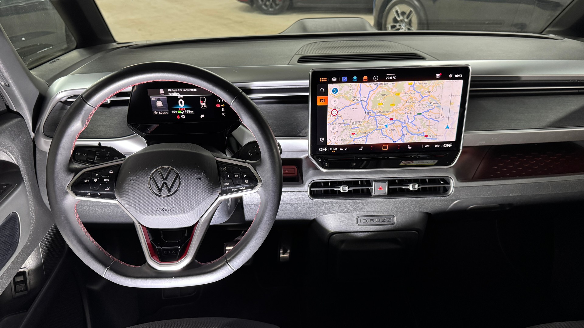 VW ID.Buzz LWB GTX 4 Motion Allrad / 340PS / AHK-image-15