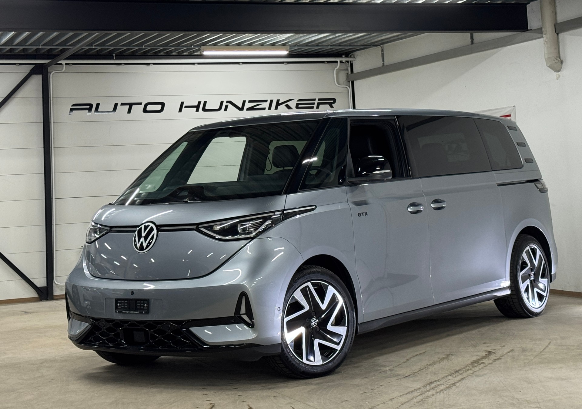 VW ID.Buzz LWB GTX 4 Motion Allrad / 340PS / AHK-image-0
