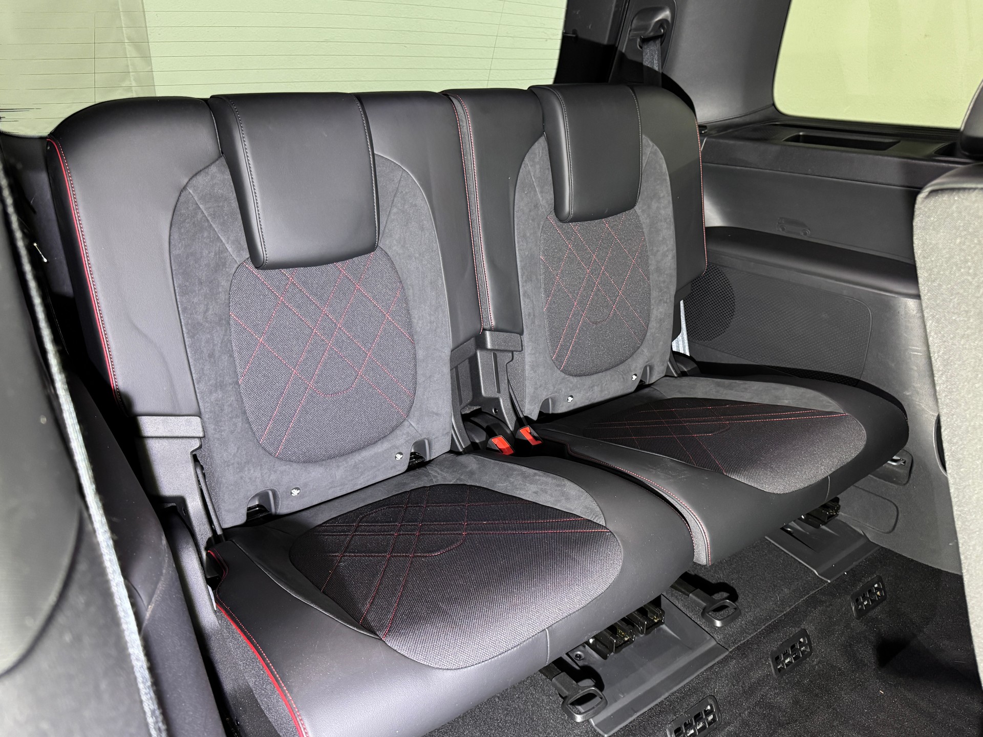 VW ID.Buzz LWB GTX 4 Motion Allrad / 340PS / AHK-image-11