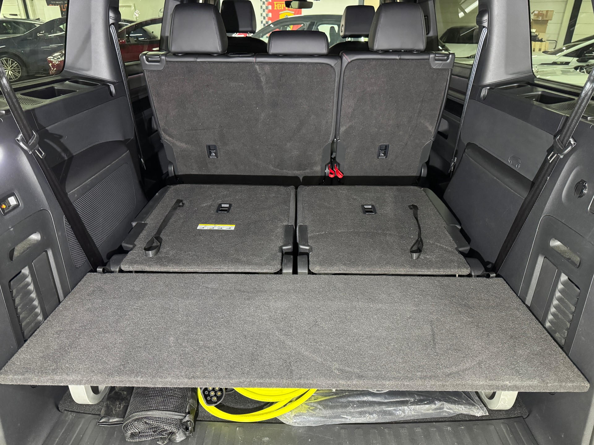 VW ID.Buzz LWB GTX 4 Motion Allrad / 340PS / AHK-image-12