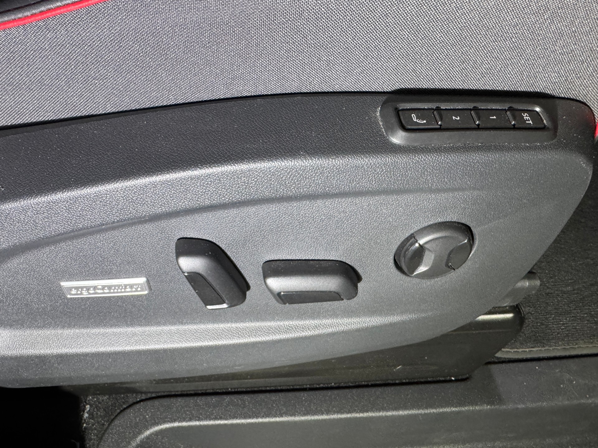 VW ID.Buzz LWB GTX 4 Motion Allrad / 340PS / AHK-image-9