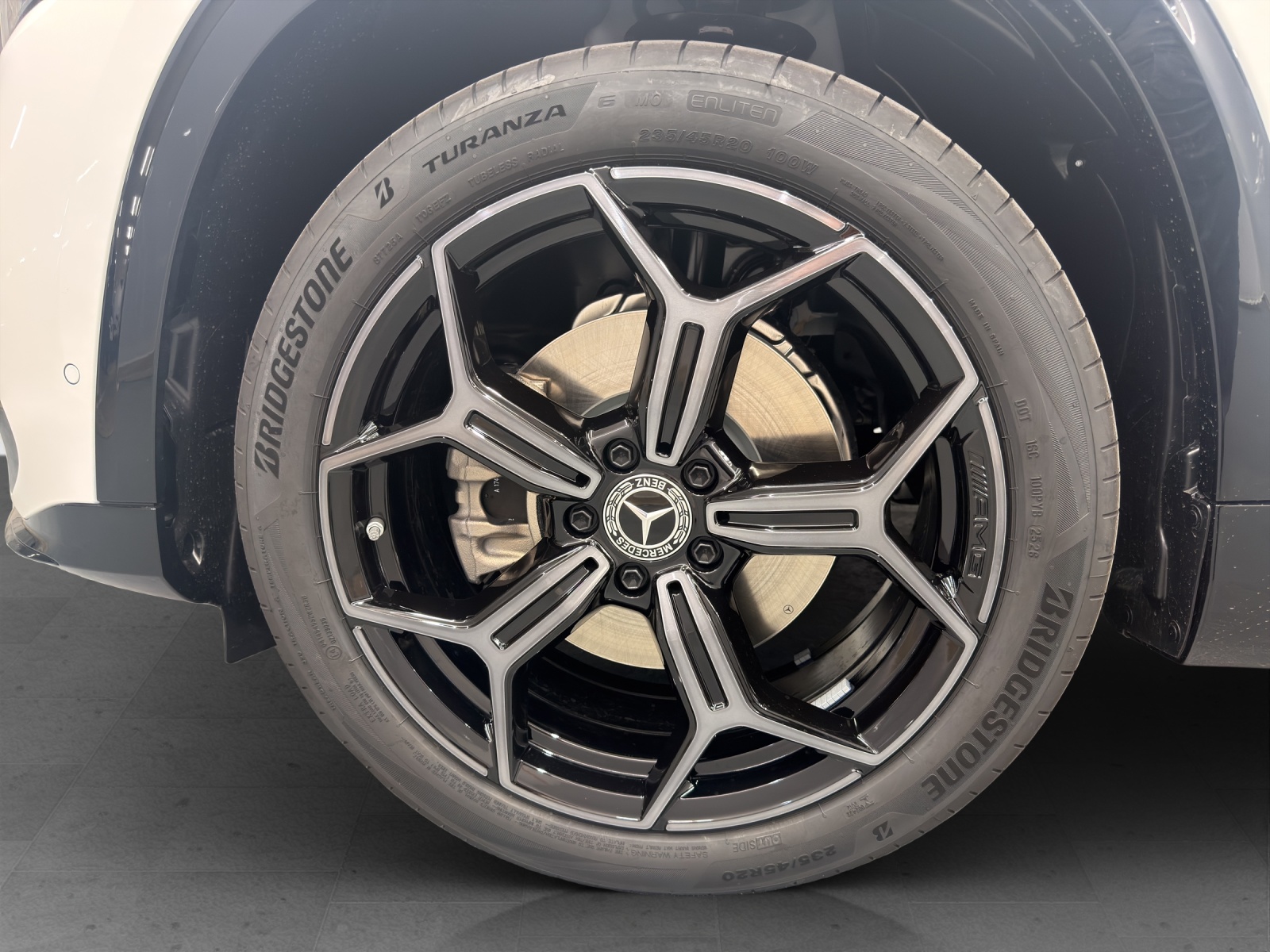 MERCEDES-BENZ GLB 220 AMG Line 4Matic-image-5