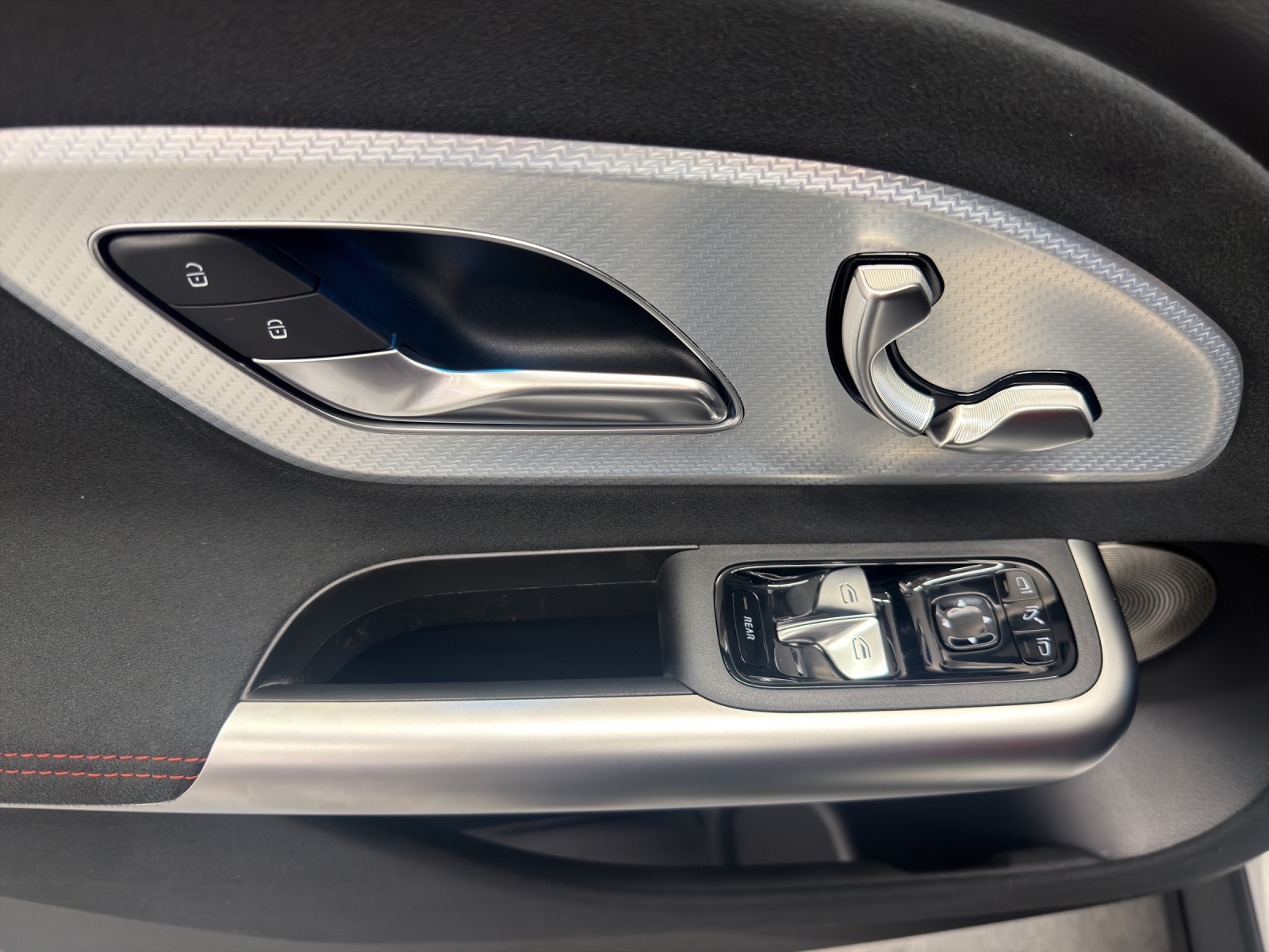 MERCEDES-BENZ GLB 220 AMG Line 4Matic-image-12