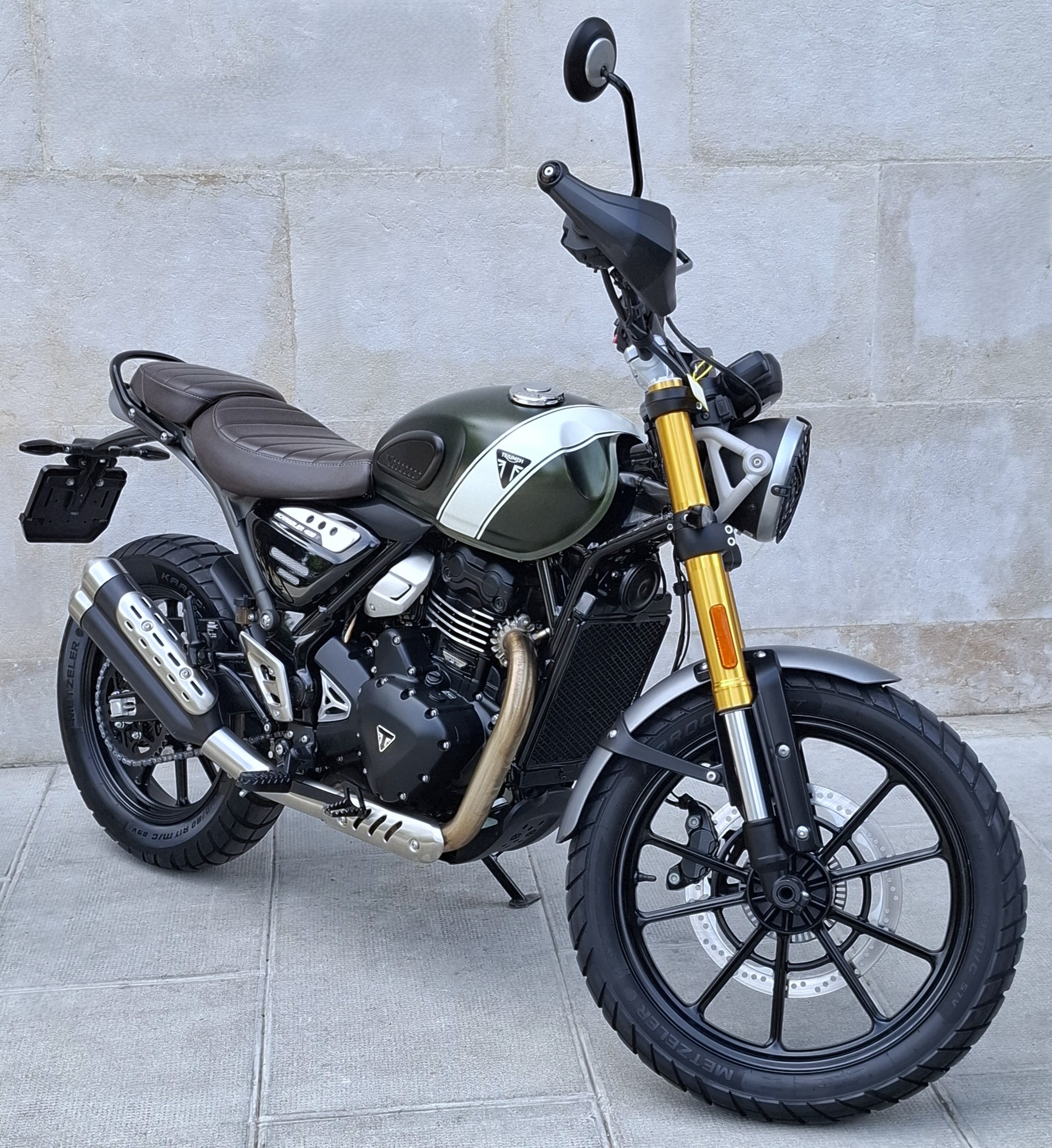 TRIUMPH Scrambler 400 X-showroom-element-1