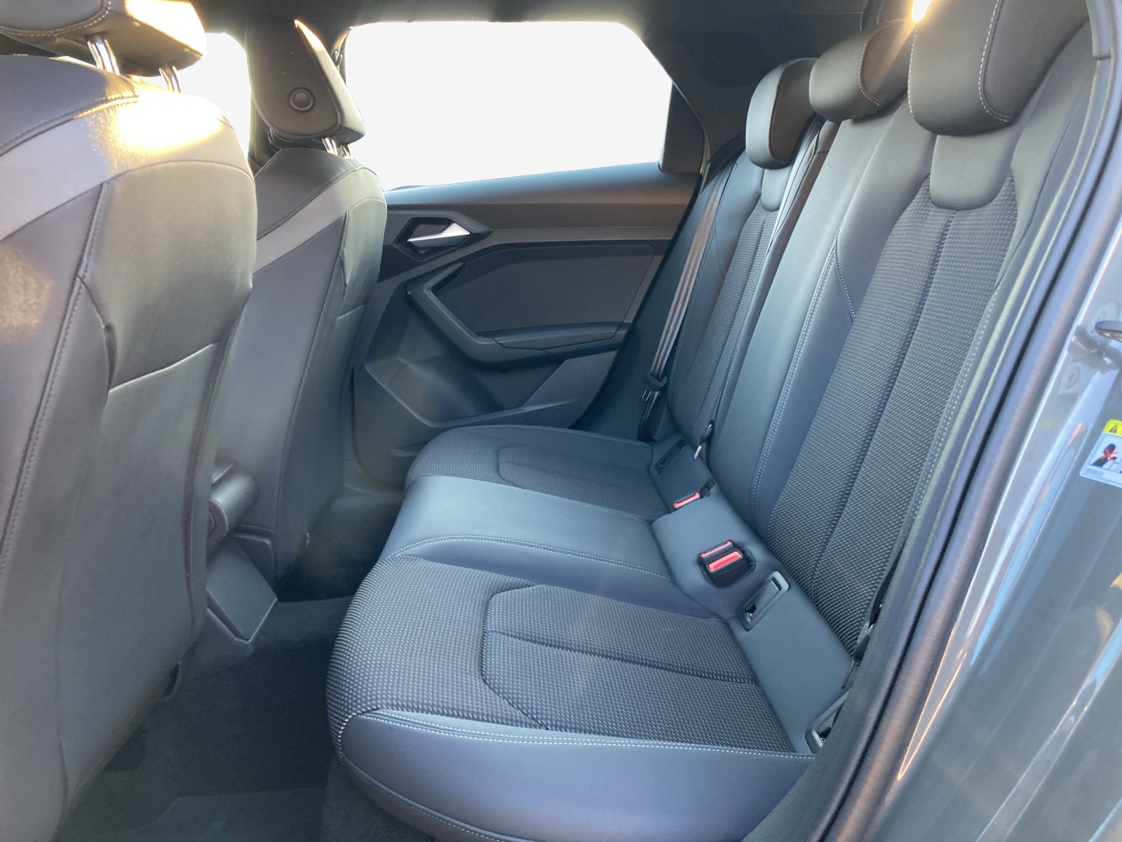 AUDI A1 allstreet 30 TFSI Attraction S-tronic-image-11