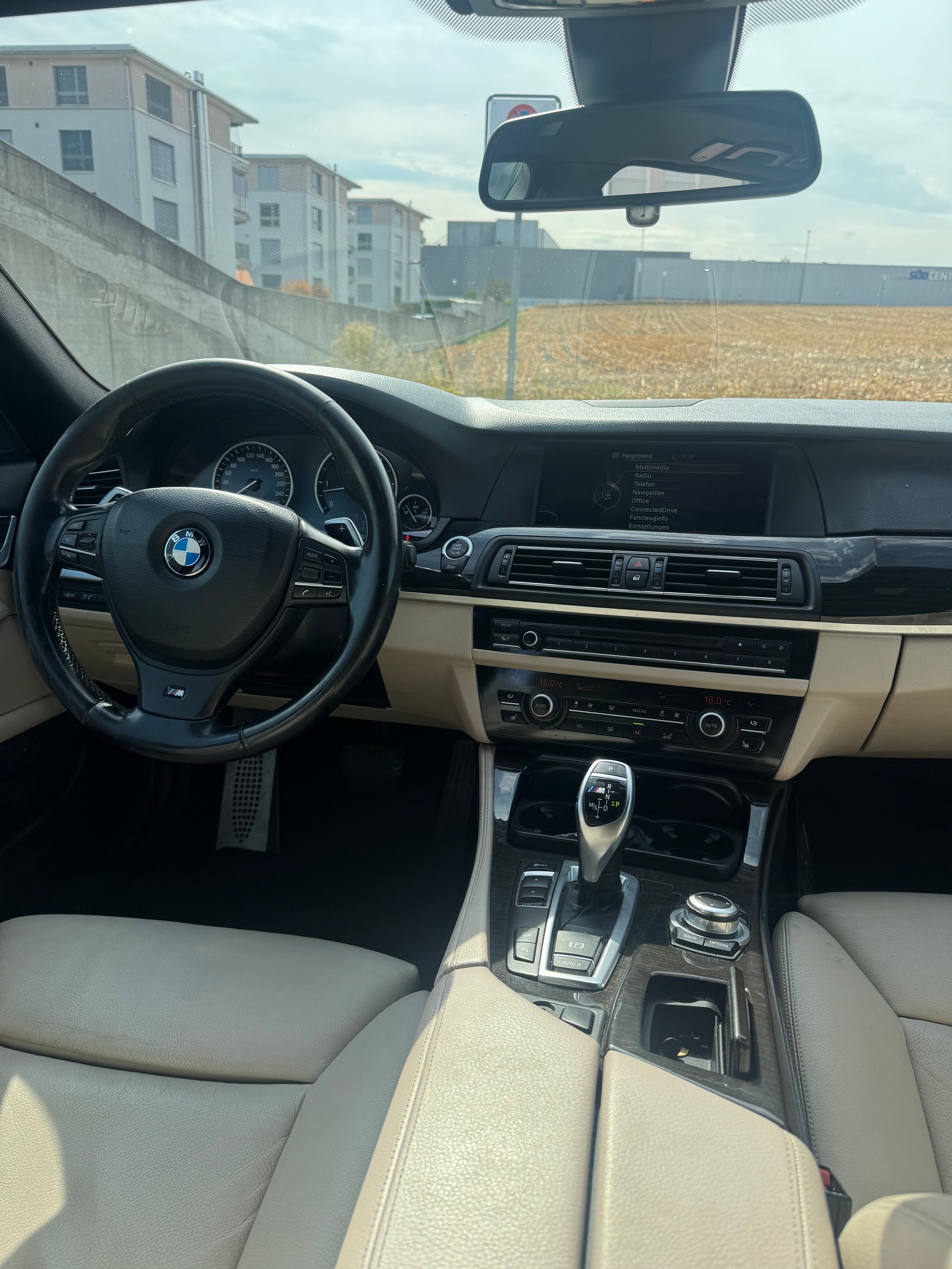 BMW M550d xDrive Touring Steptronic-image-11