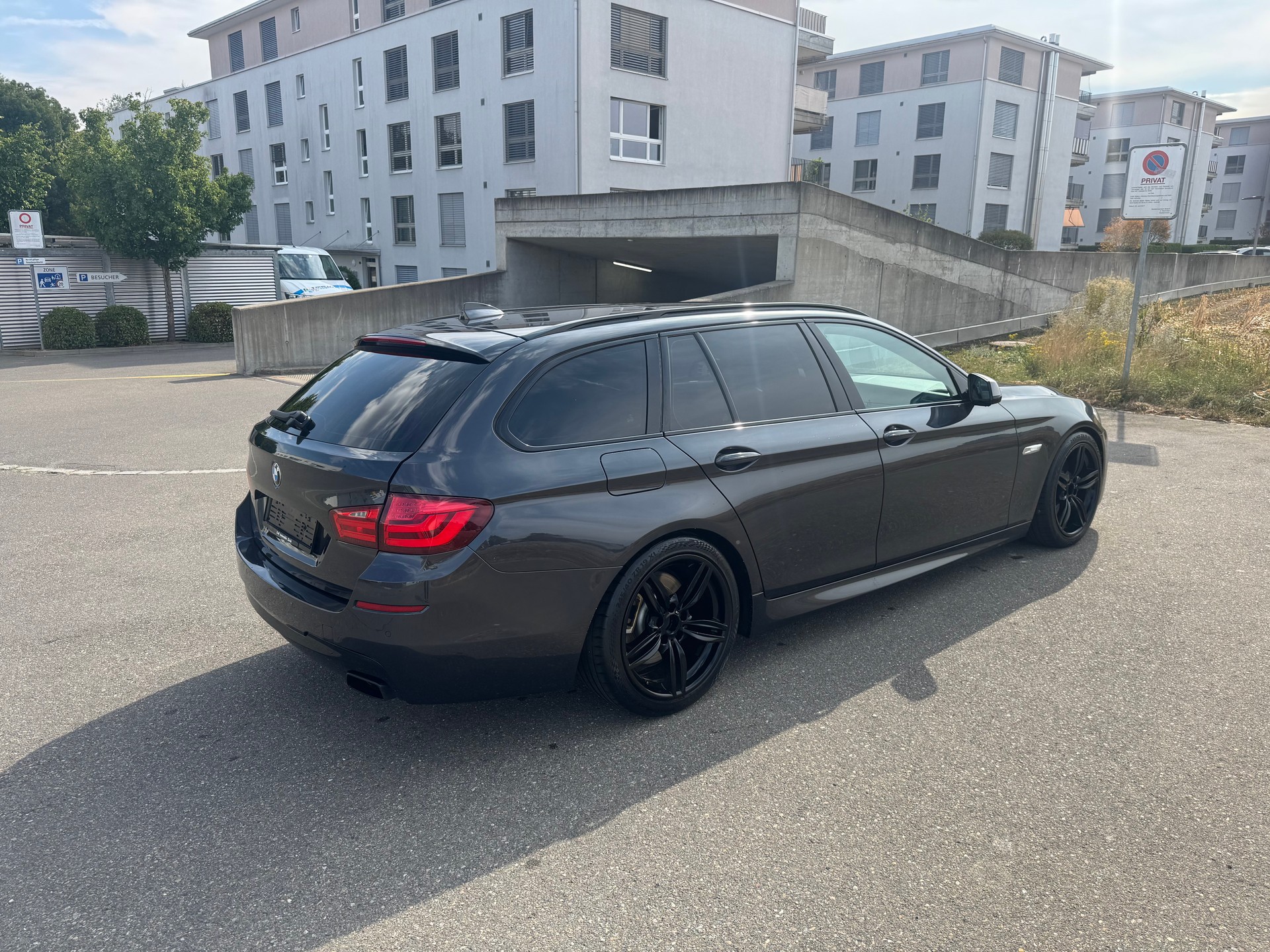 BMW M550d xDrive Touring Steptronic-image-5