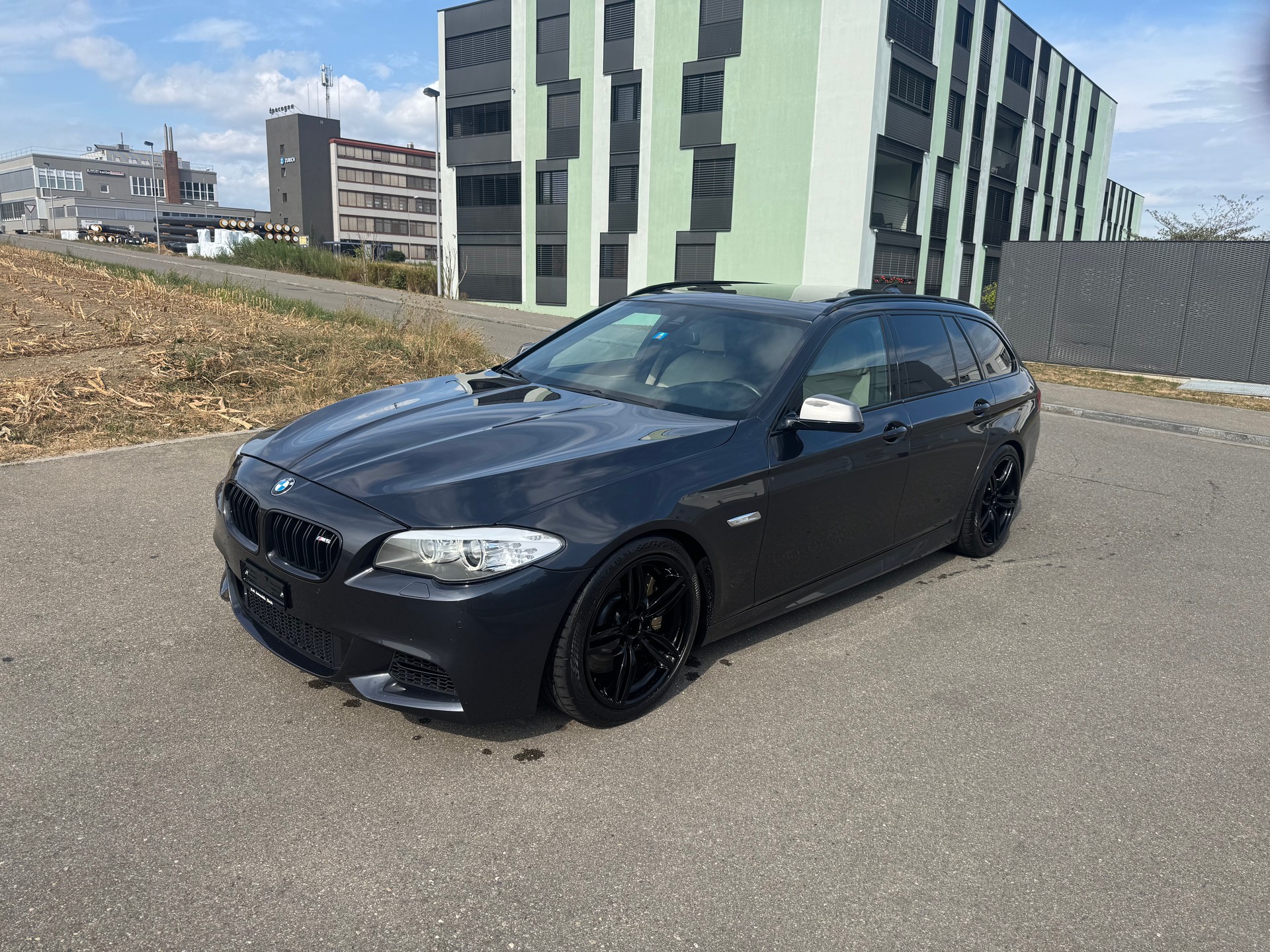 BMW M550d xDrive Touring Steptronic-image-4