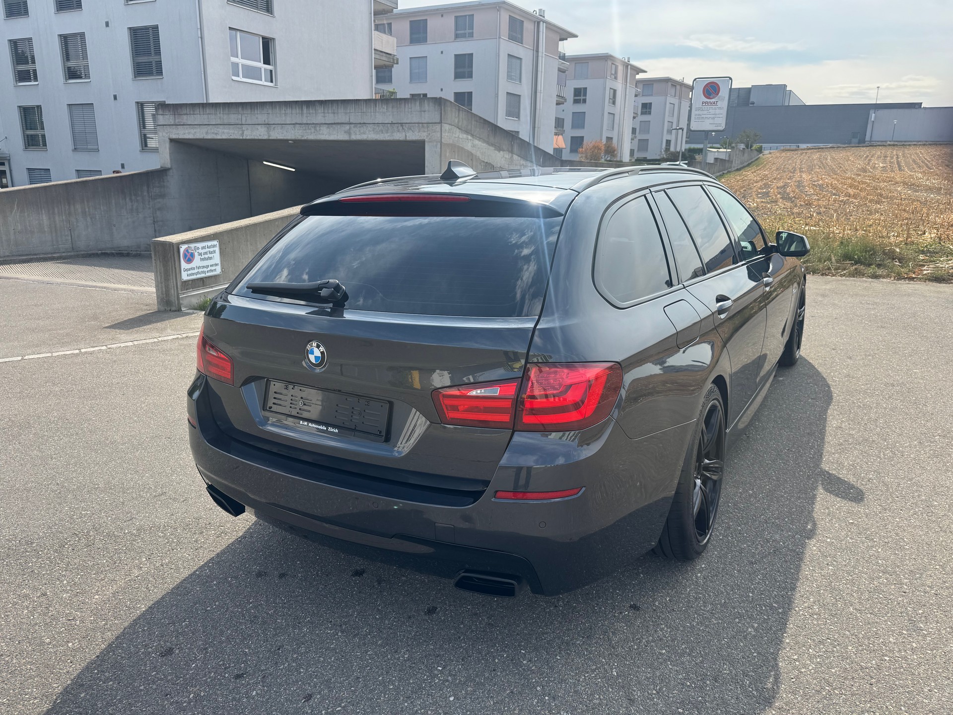 BMW M550d xDrive Touring Steptronic-image-9