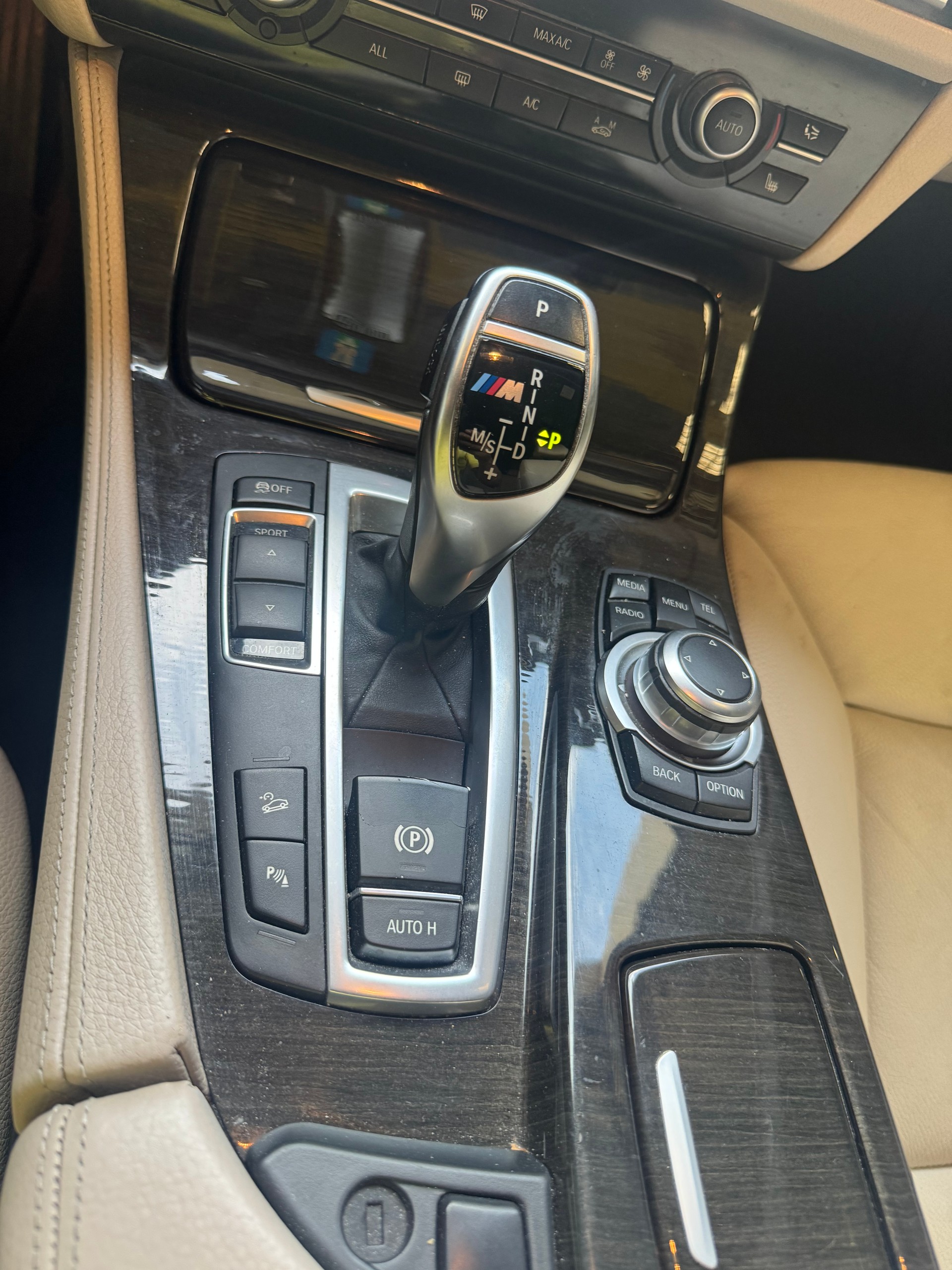 BMW M550d xDrive Touring Steptronic-image-14