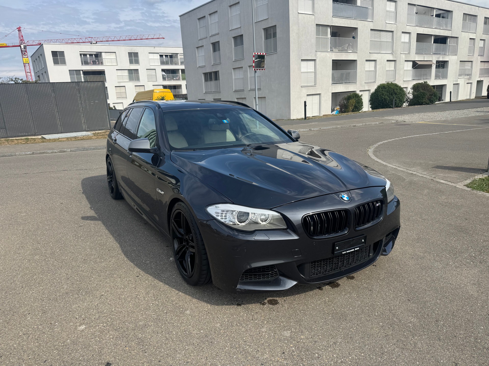 BMW M550d xDrive Touring Steptronic-image-0