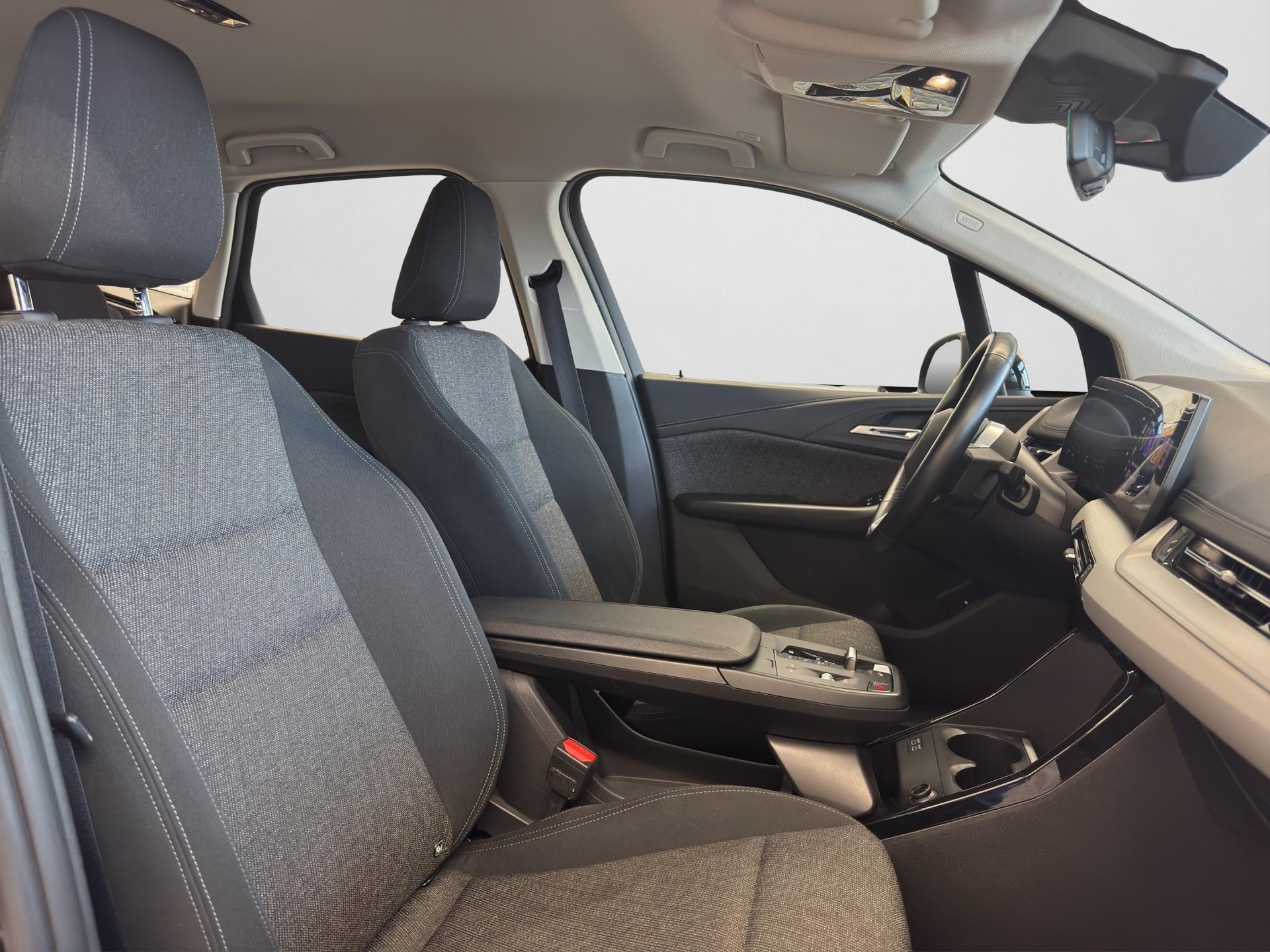 BMW 225e xDrive Active Tourer-image-9