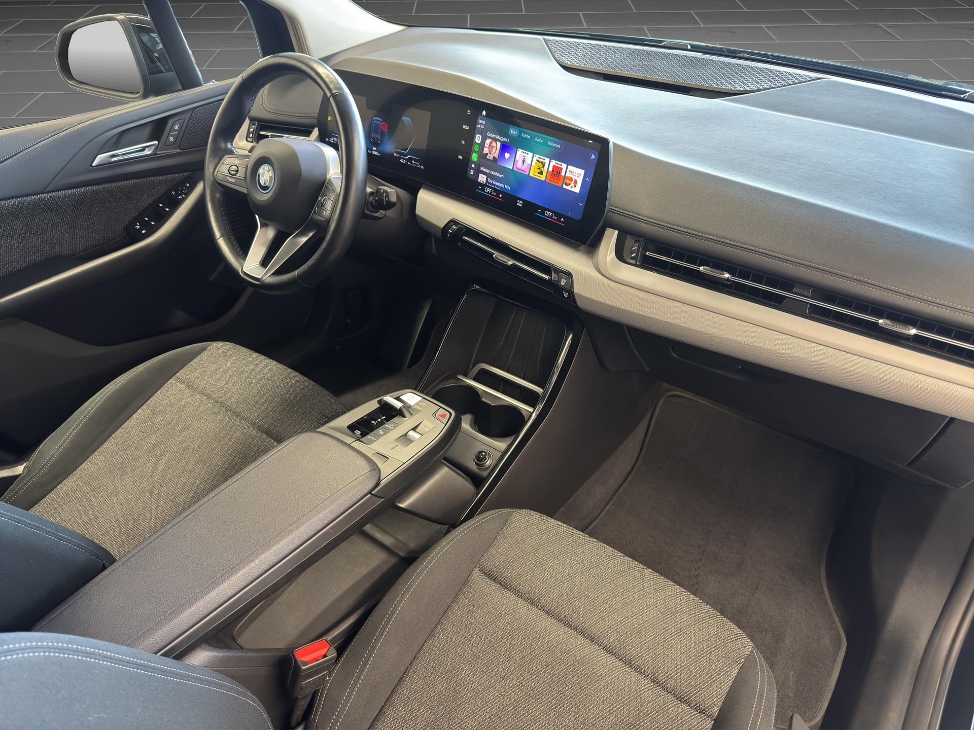 BMW 225e xDrive Active Tourer-image-7