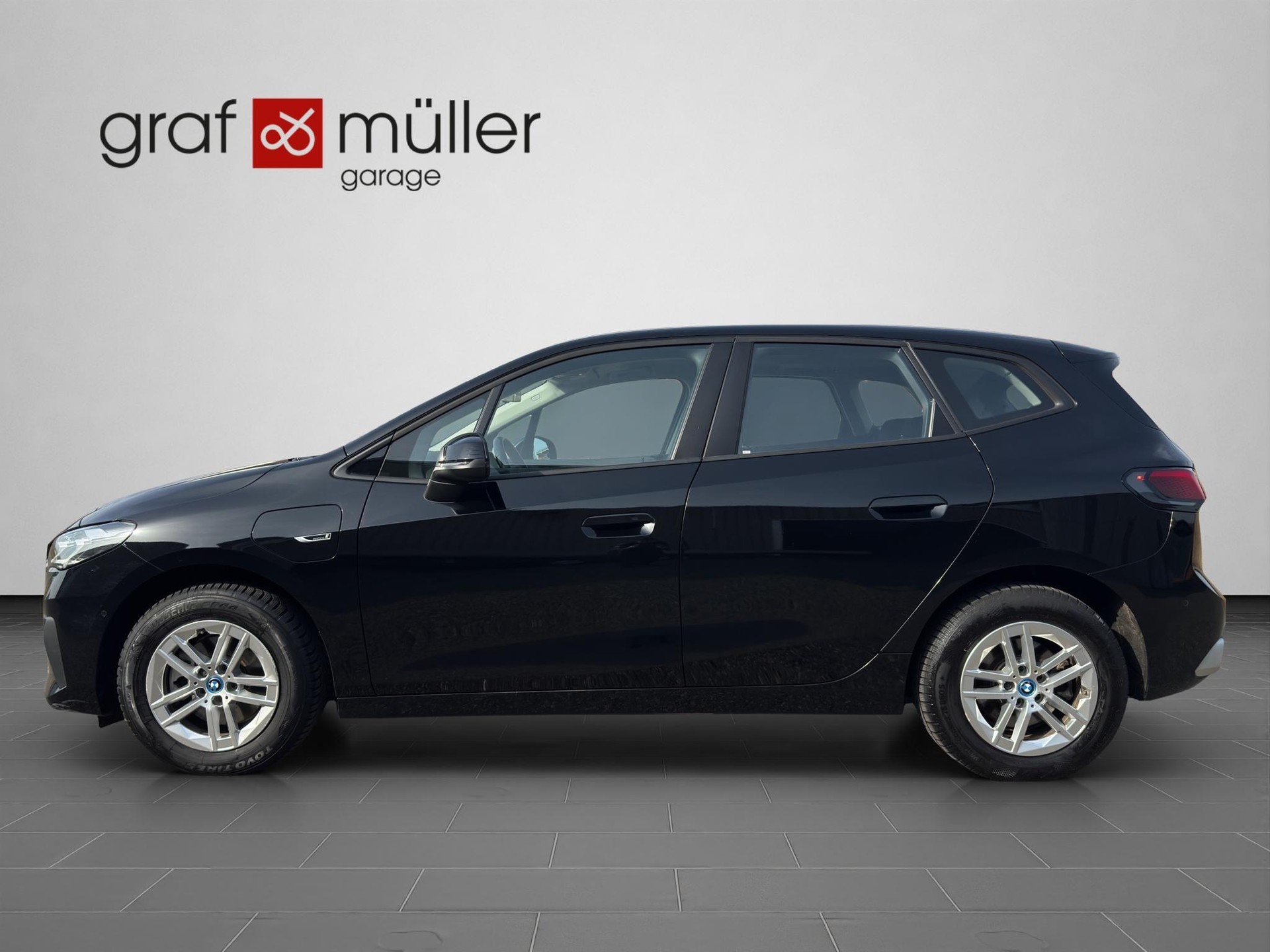 BMW 225e xDrive Active Tourer-showroom-element-1