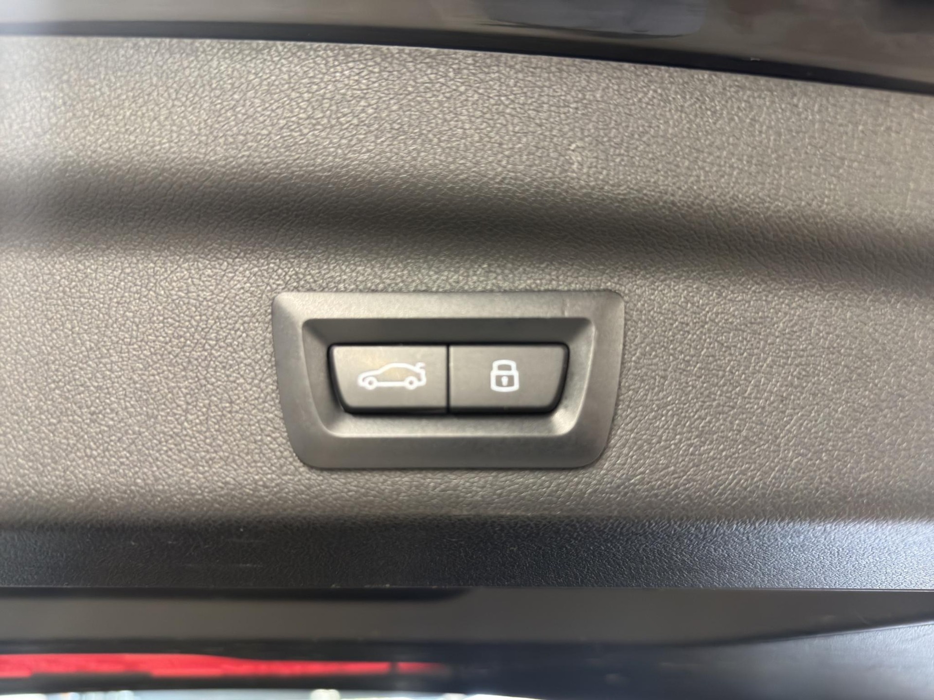 BMW 225e xDrive Active Tourer-image-12