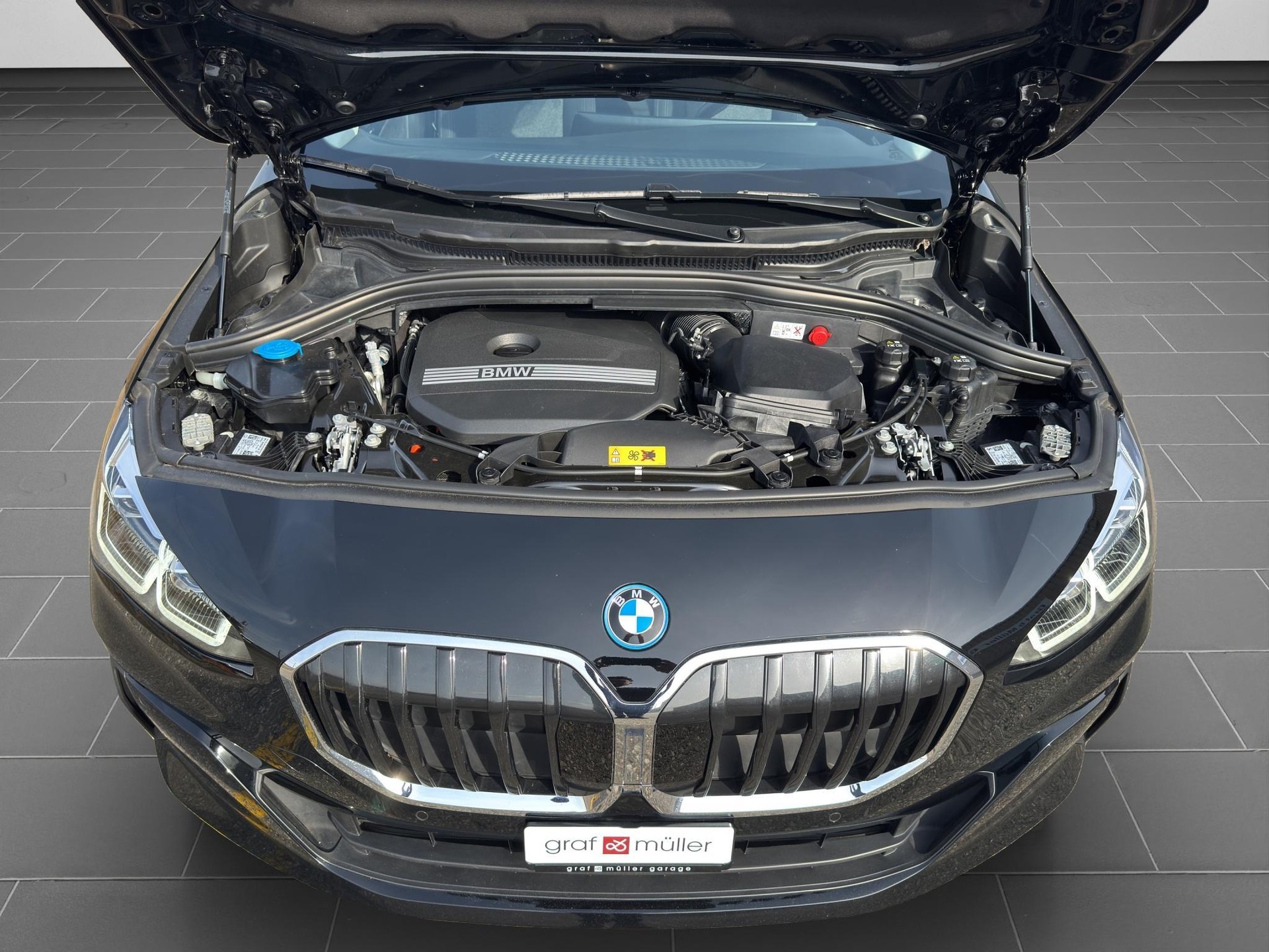 BMW 225e xDrive Active Tourer-image-19