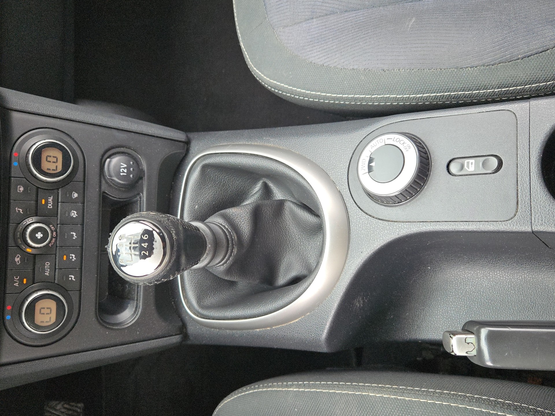 NISSAN Qashqai +2 2.0 4WD tekna-image-3