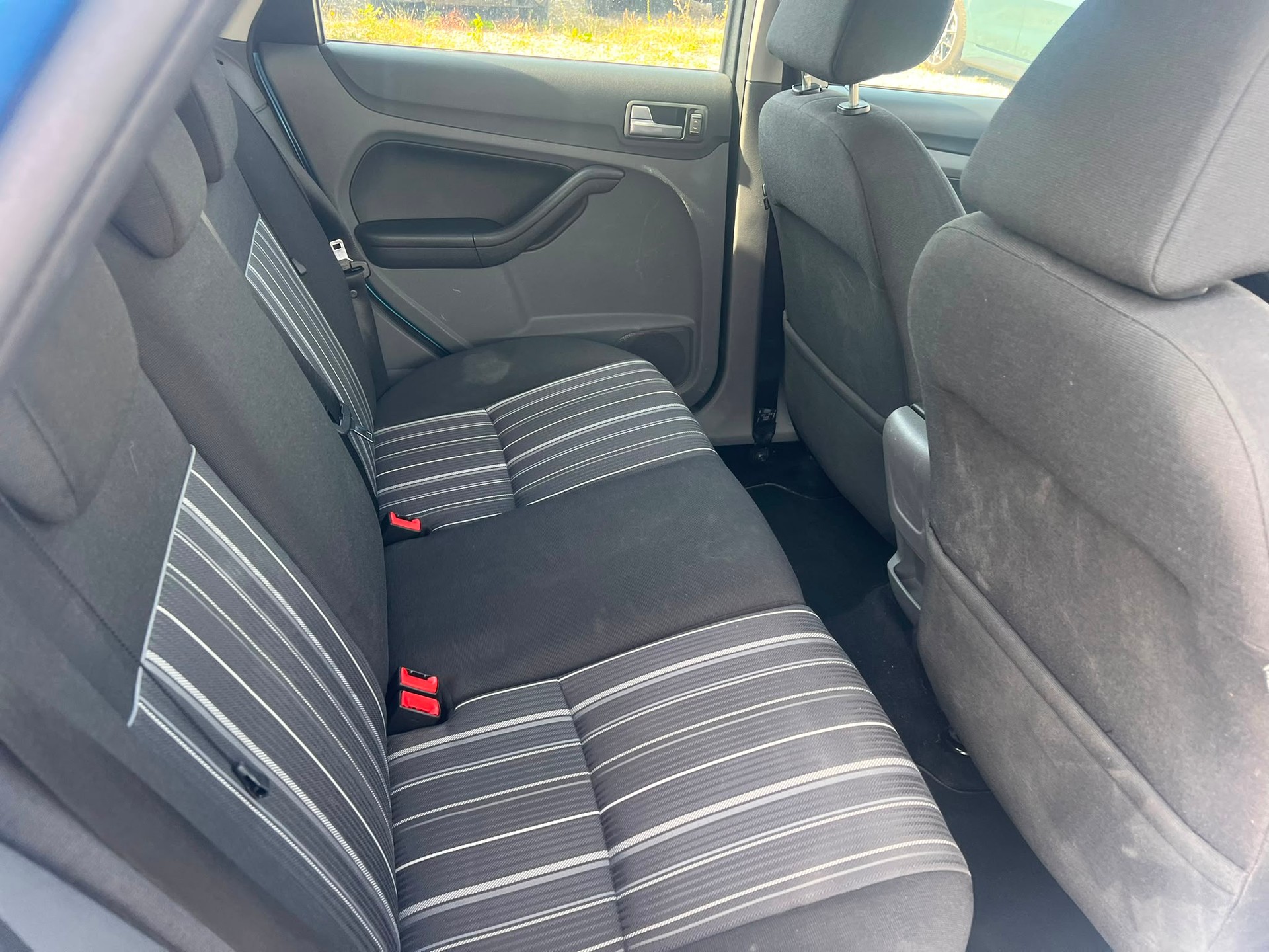 FORD Focus 1.8i Titanium-image-8