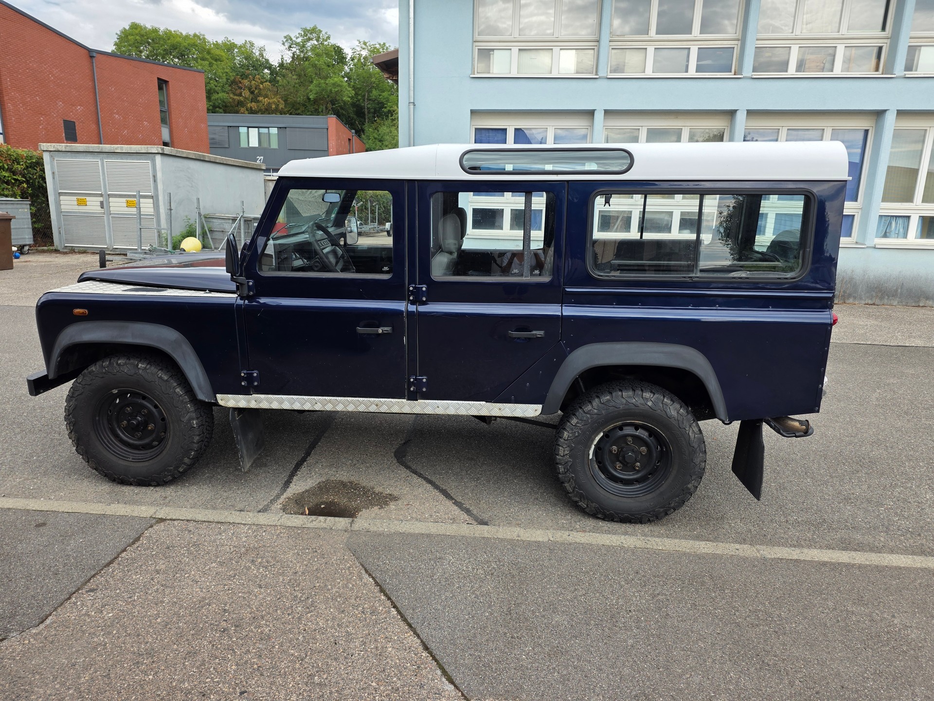 LAND ROVER Defender 110 SW 2.5 Td5-image-7
