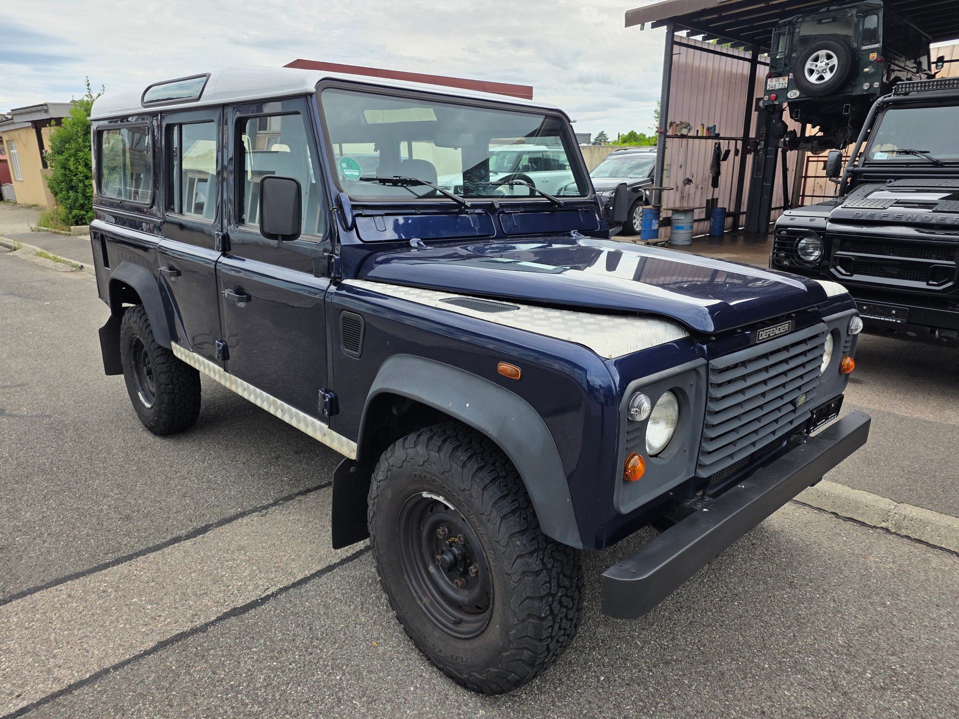 LAND ROVER Defender 110 SW 2.5 Td5-image-2