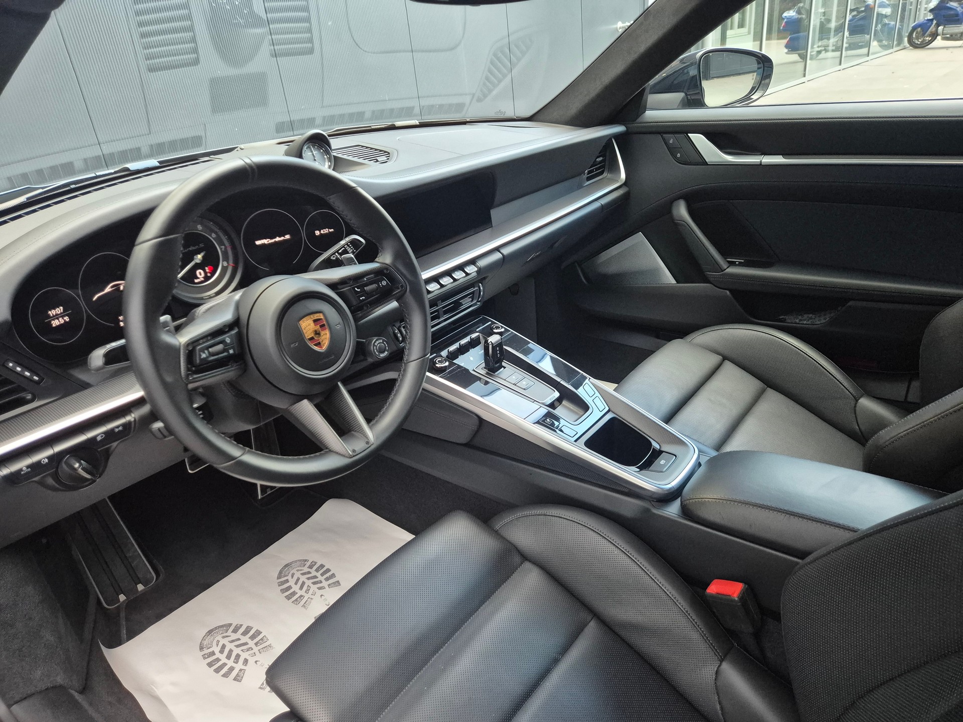 PORSCHE 911 Turbo S PDK-image-8