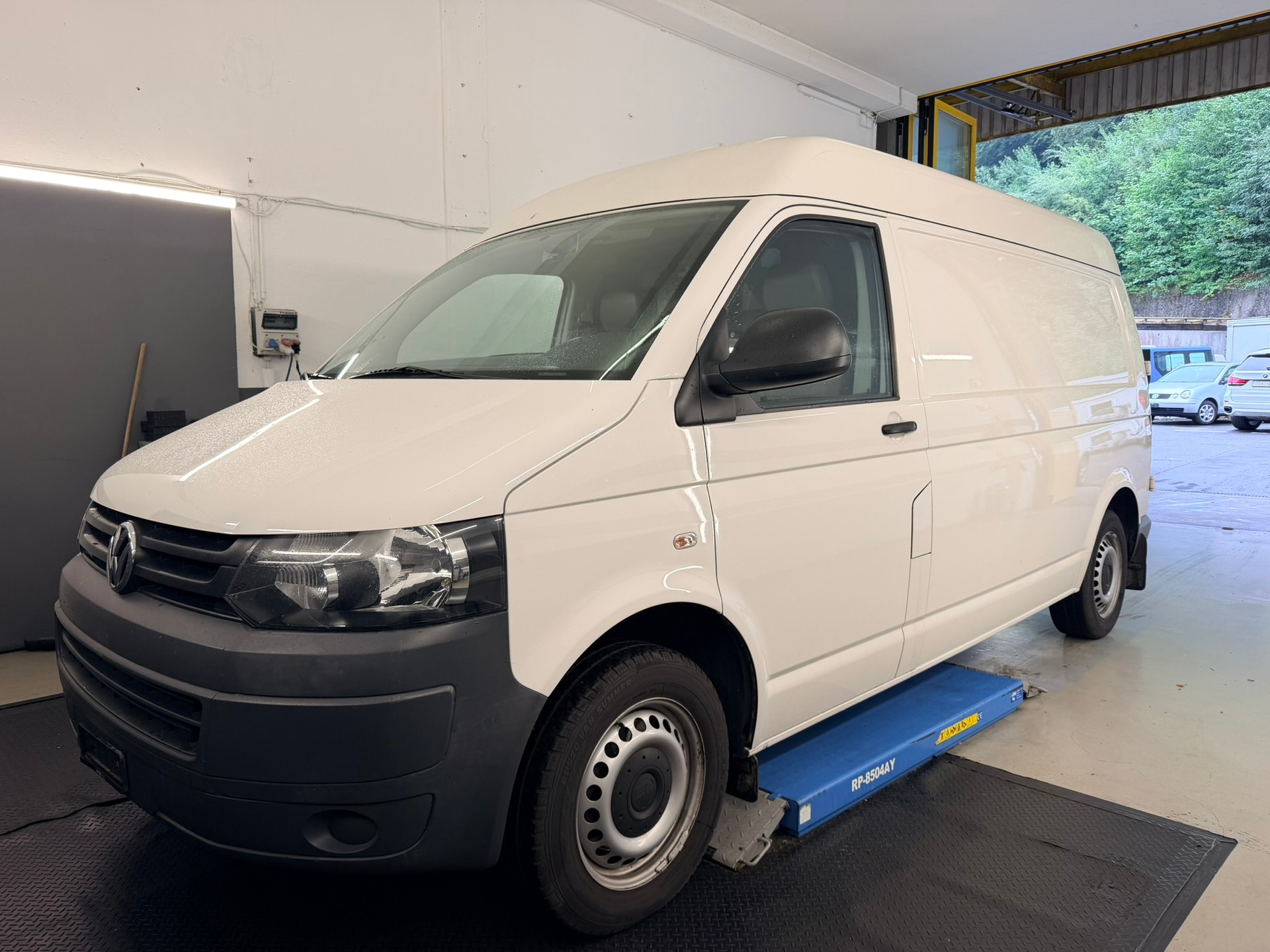 VW T5 2.0 TDI DSG-image-0