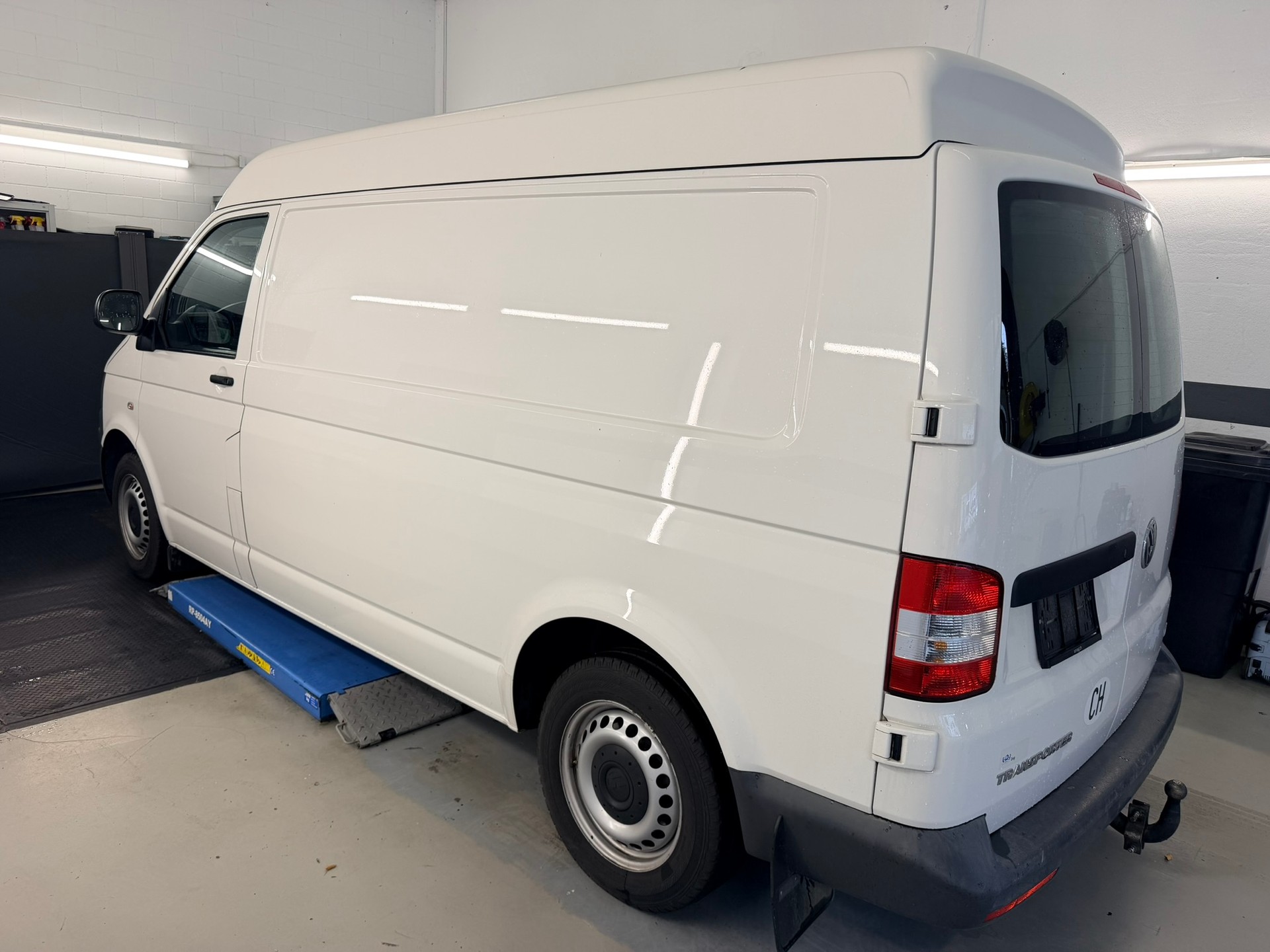 VW T5 2.0 TDI DSG-image-5